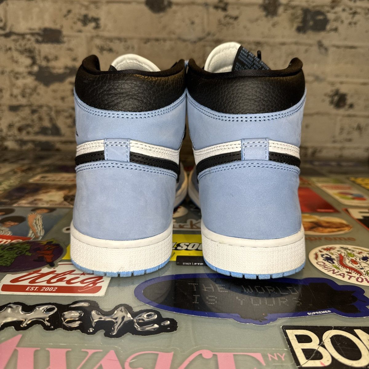 Nike Air Jordan 1 Retro High OG University Blue Sz 10 OG Box Size US 10 / EU 43 - 2 Thumbnail