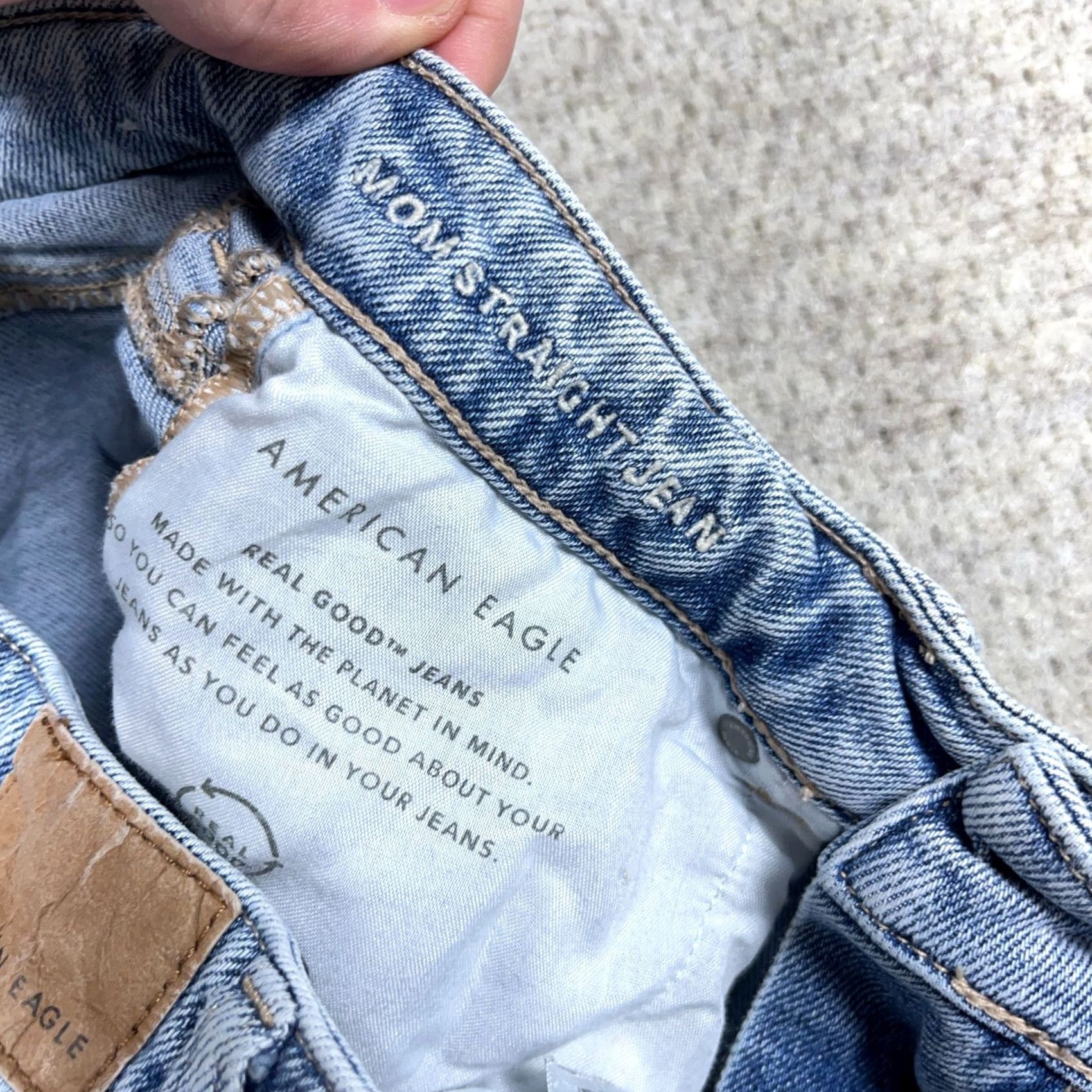 American Eagle Outfitters American Eagle Outfitters Jeans Women 4 Short High Rise Blue 25x25 Mom Denim Distressed 5-Pocket Leather Logo N/A Size 27" / US 4 / IT 40 - 4 Thumbnail