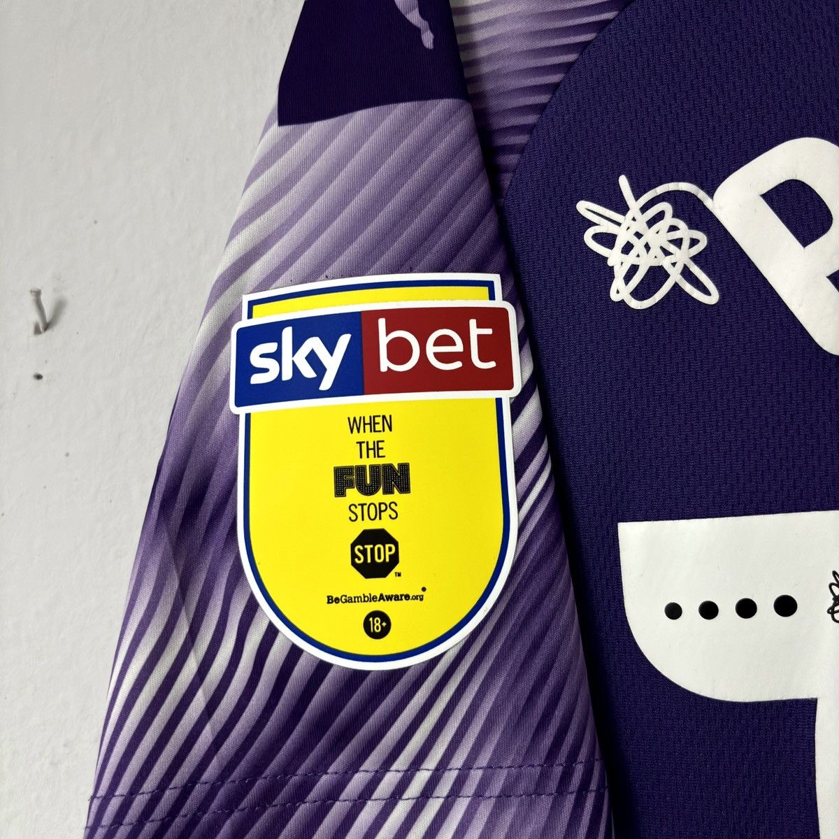 Puma 2019 2020 West Bromwich Player Issue Puma Soccer Jersey Kit Size US S / EU 44-46 / 1 - 8 Thumbnail