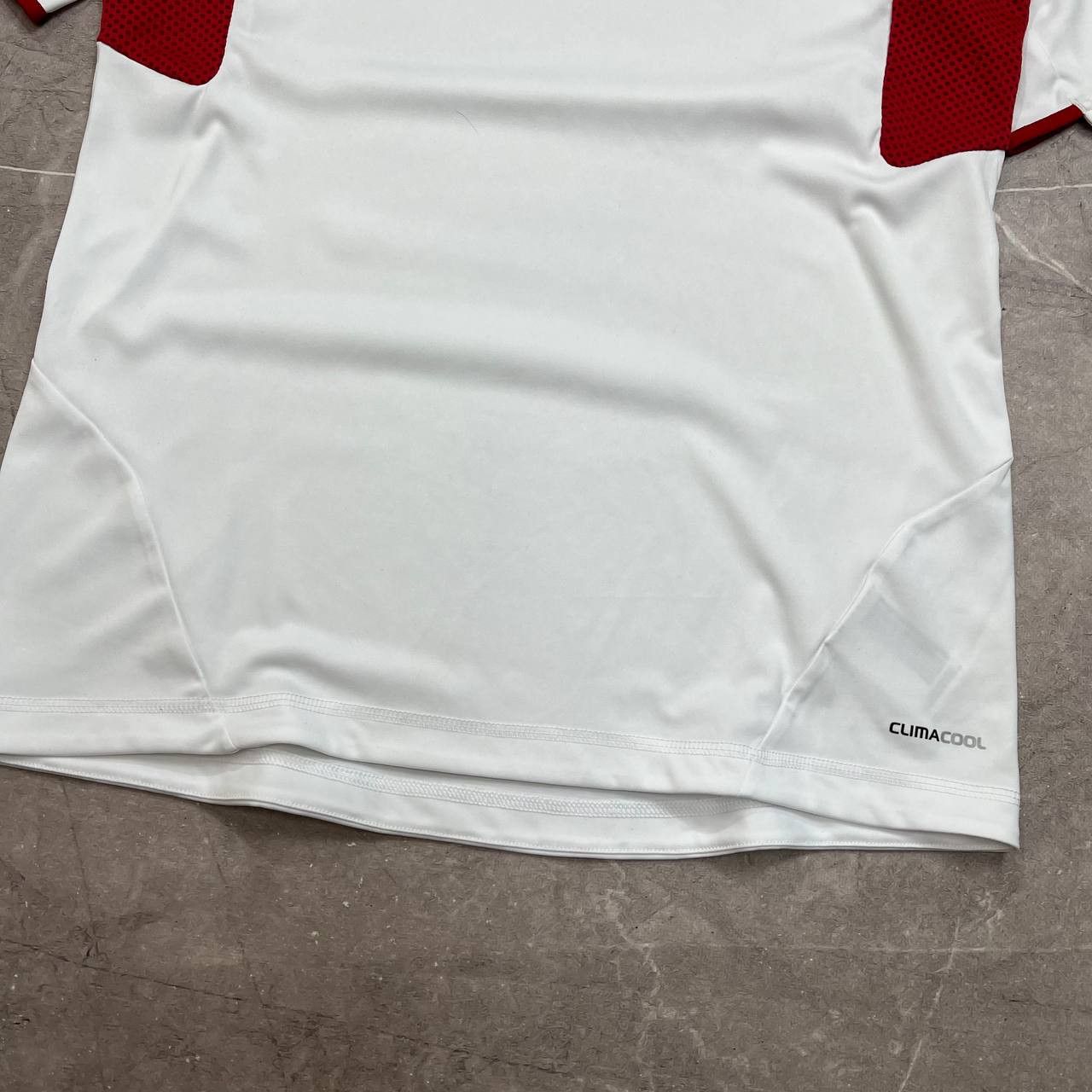 Adidas Vintage Adidas 2011/2012 Bayern Munich Football T-Shirt Size US L / EU 52-54 / 3 - 3 Thumbnail