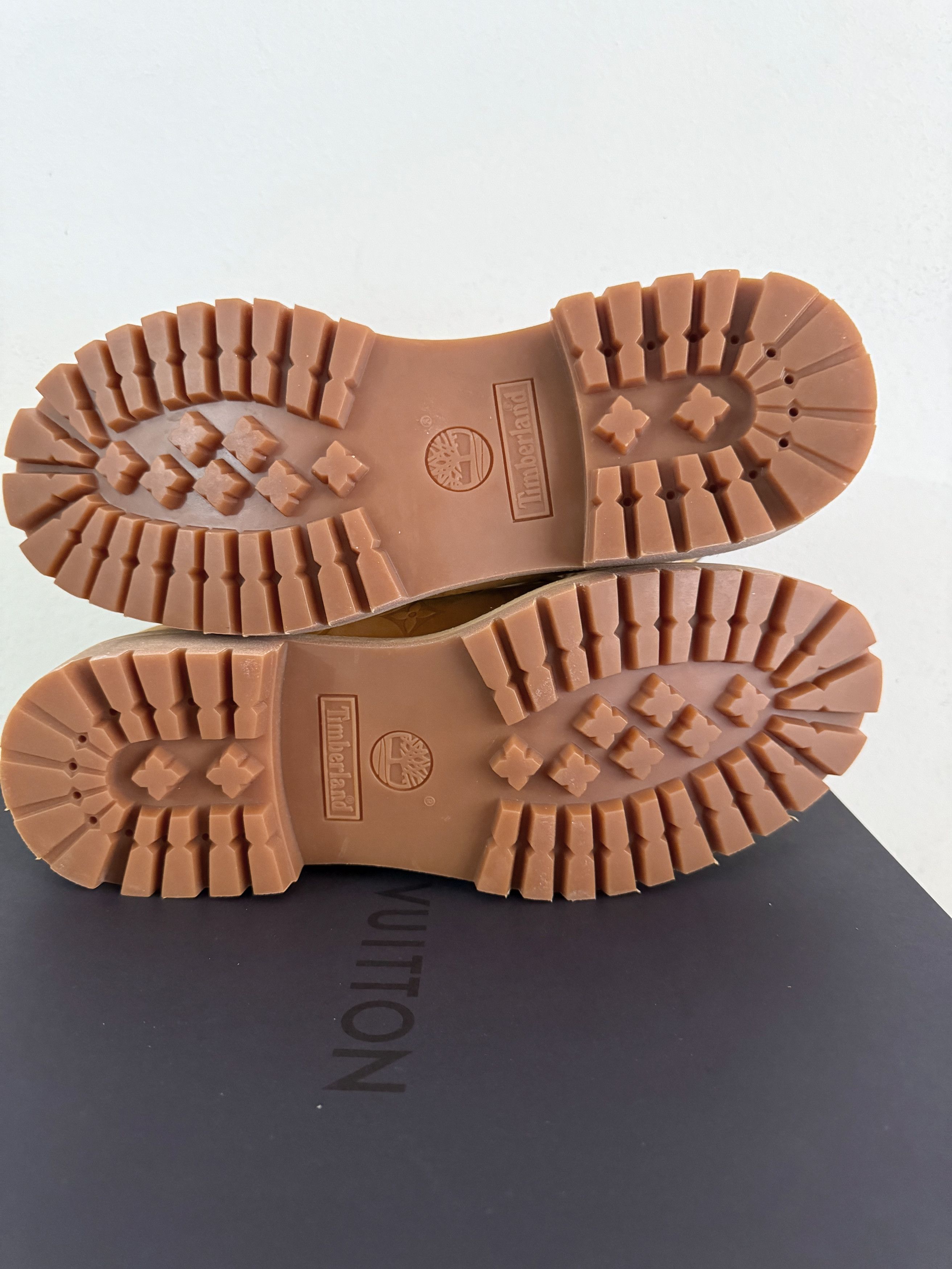 Louis Vuitton × Timberland LV Timberland Monogram Wheat Boots Size US 9 / EU 42 - 4 Thumbnail