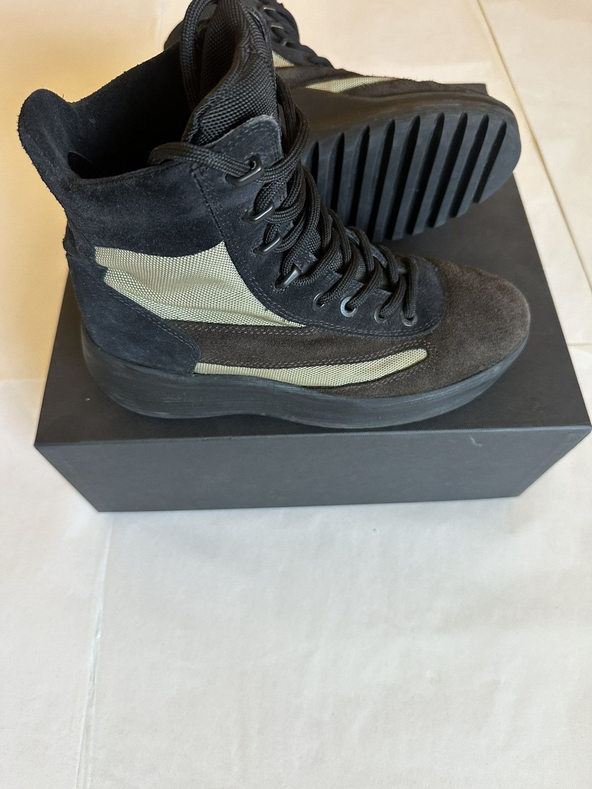 Yeezy Yeezy Season 5 Combat Boot Size US 7 / EU 40 - 2 Thumbnail