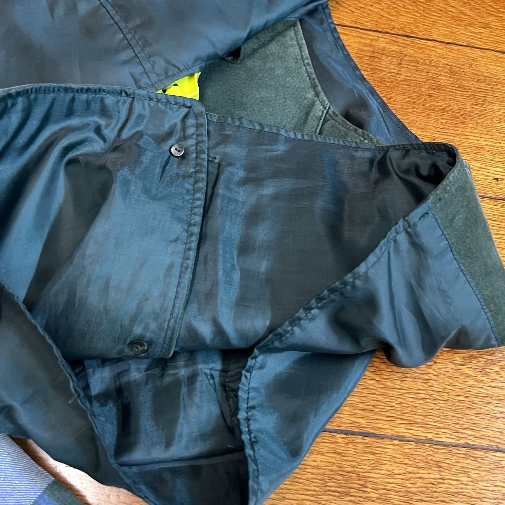 Vintage VINTAGE New Terrain Leather Vest Men L Green Biker Style Casual Warm 90s Size US L / EU 52-54 / 3 - 7 Thumbnail