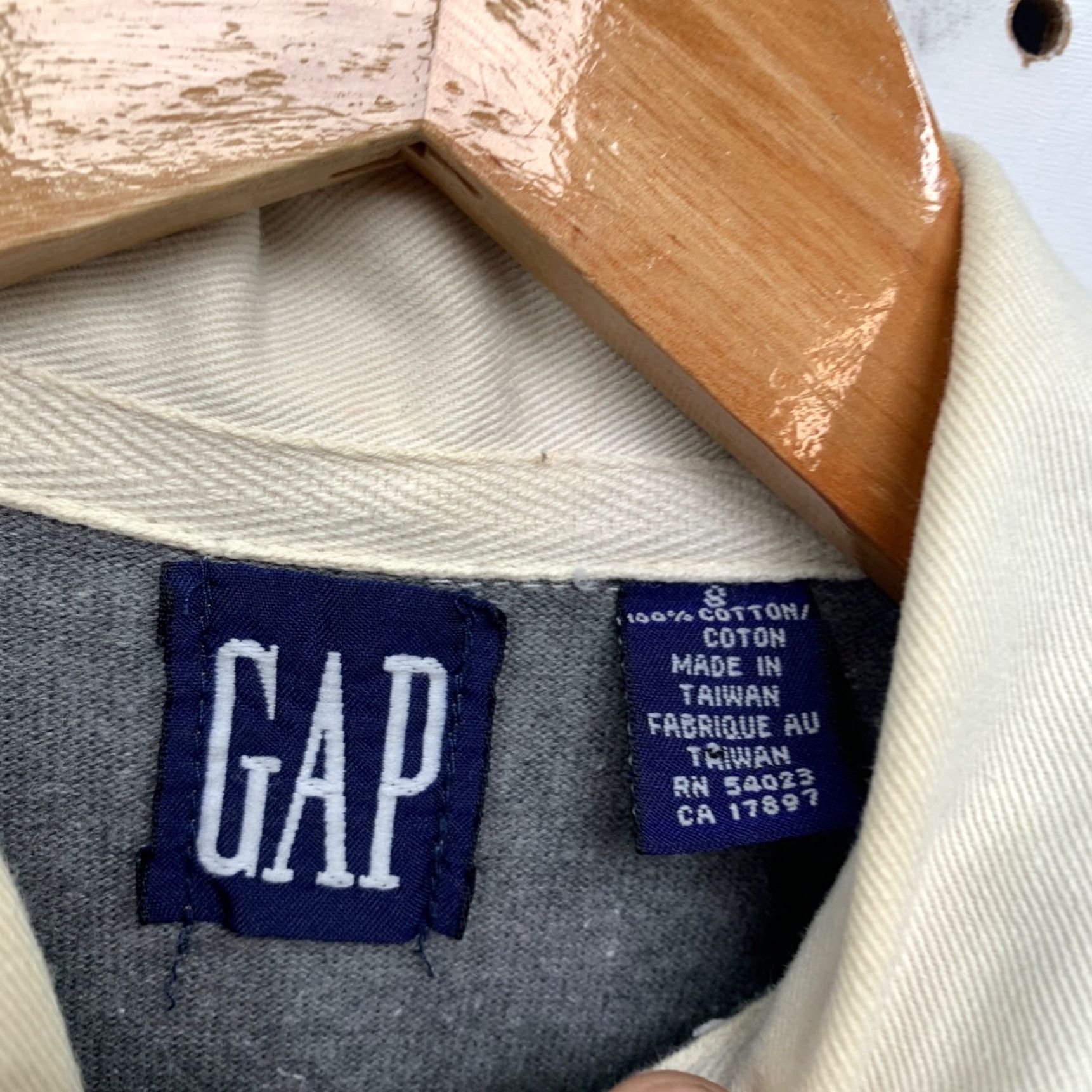 Gap Vintage Gap Rugby Polo Shirt Men Small Gray Horizontal Striped 90s Casual Summer Size US S / EU 44-46 / 1 - 3 Thumbnail