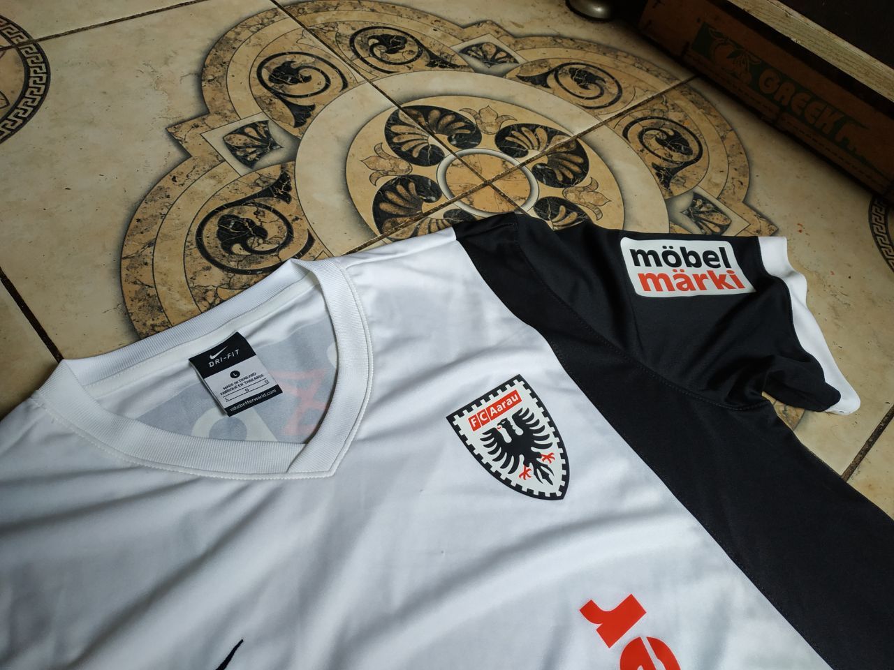 Nike Rare Nike FC Aarau 2014 Archive Jersey Swiss League Size L Size US L / EU 52-54 / 3 - 15 Thumbnail