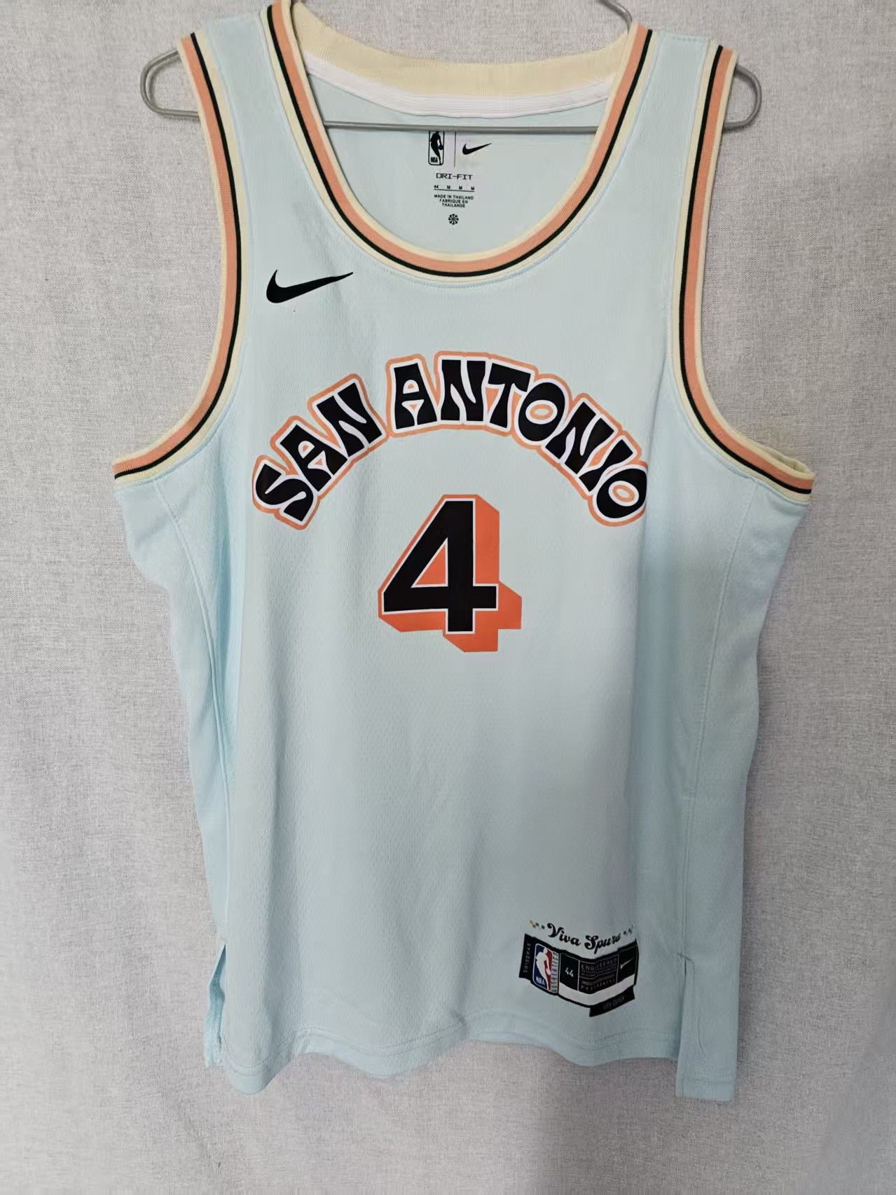 NBA San Antonio Spurs #4 De’Aaron Fox Jersey Size US L / EU 52-54 / 3 - 2 Thumbnail