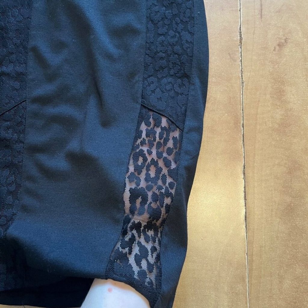 Forever 21 Forever 21 Black Lace Pencil Skirt Size 27" / US 4 / IT 40 - 4 Thumbnail
