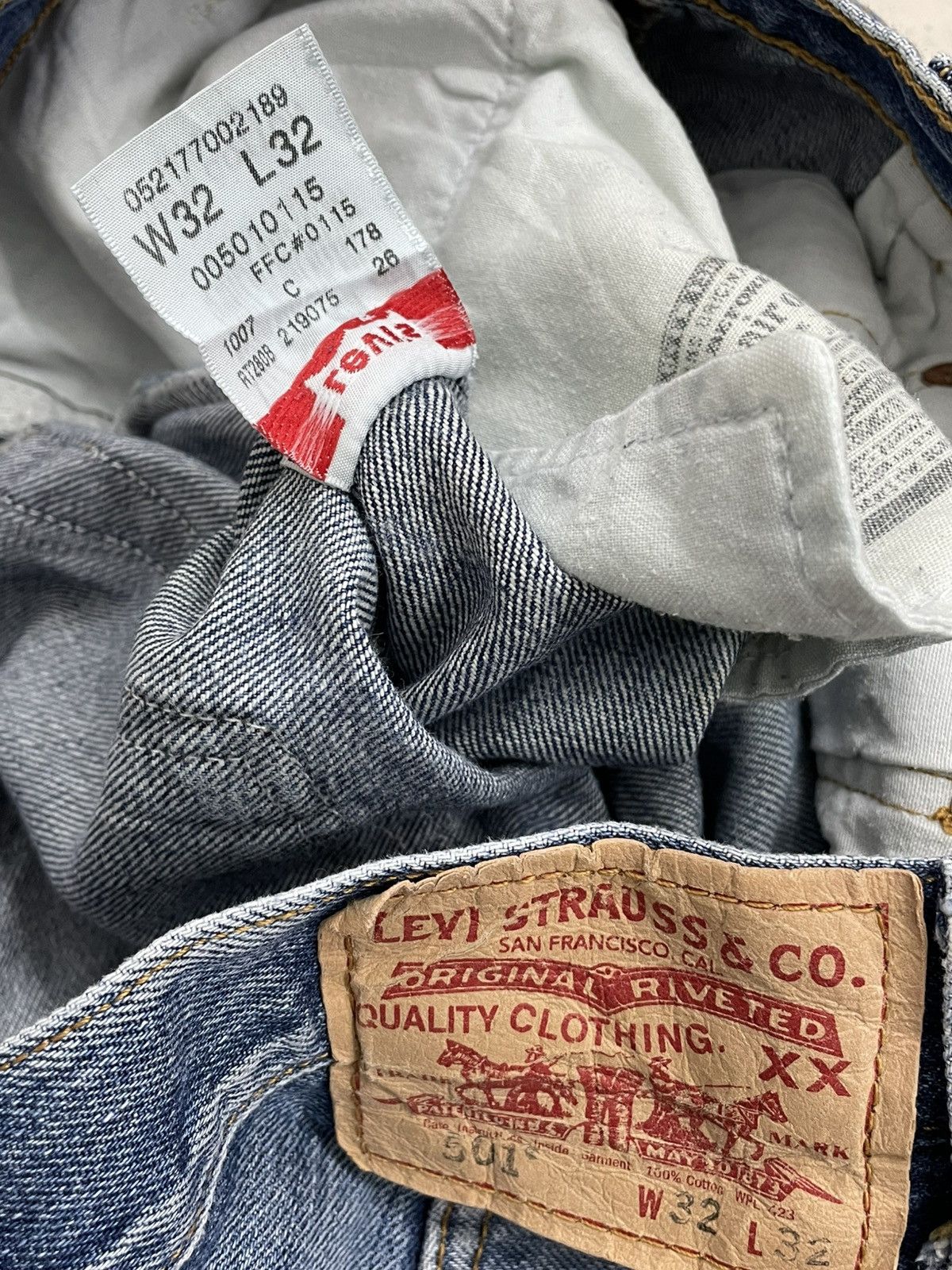 Levi's Vintage Clothing VINTAGE 501 LEVIS USA DESIGNER 90S DISTRESSED INDIGO DENIM Size US 31 - 18 Thumbnail