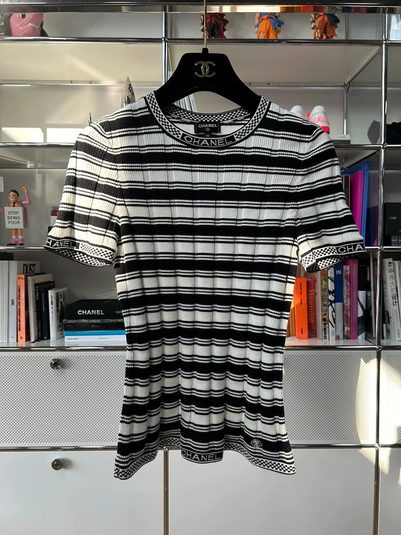 Chanel Chanel 23C early spring vacation black and white striped kn Size XS / US 0-2 / IT 36-38 - 1 Thumbnail