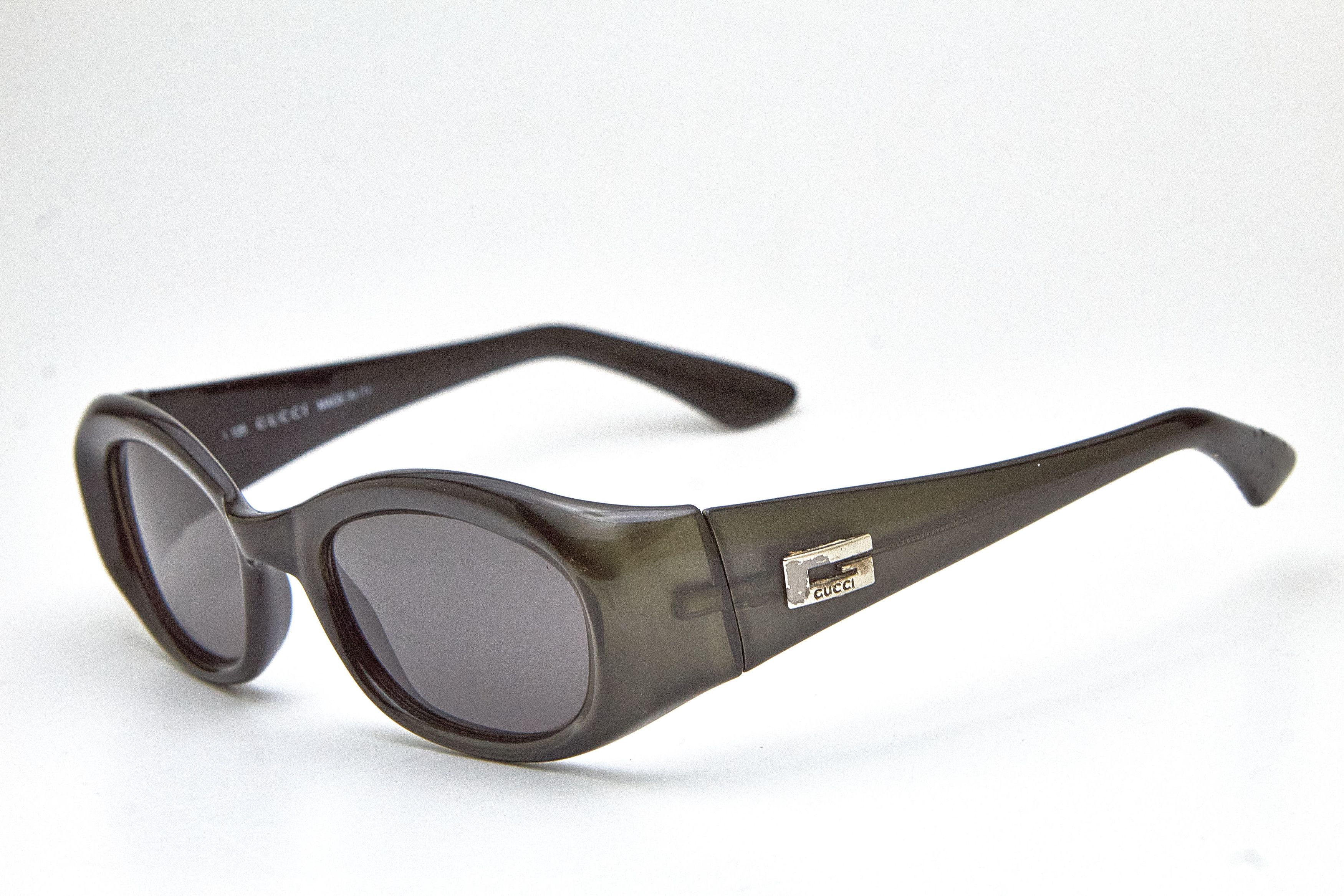 Gucci GUCCI Y2K bold rectangular sunglasses Gen-Z Quiet Luxury Size ONE SIZE - 2 Thumbnail