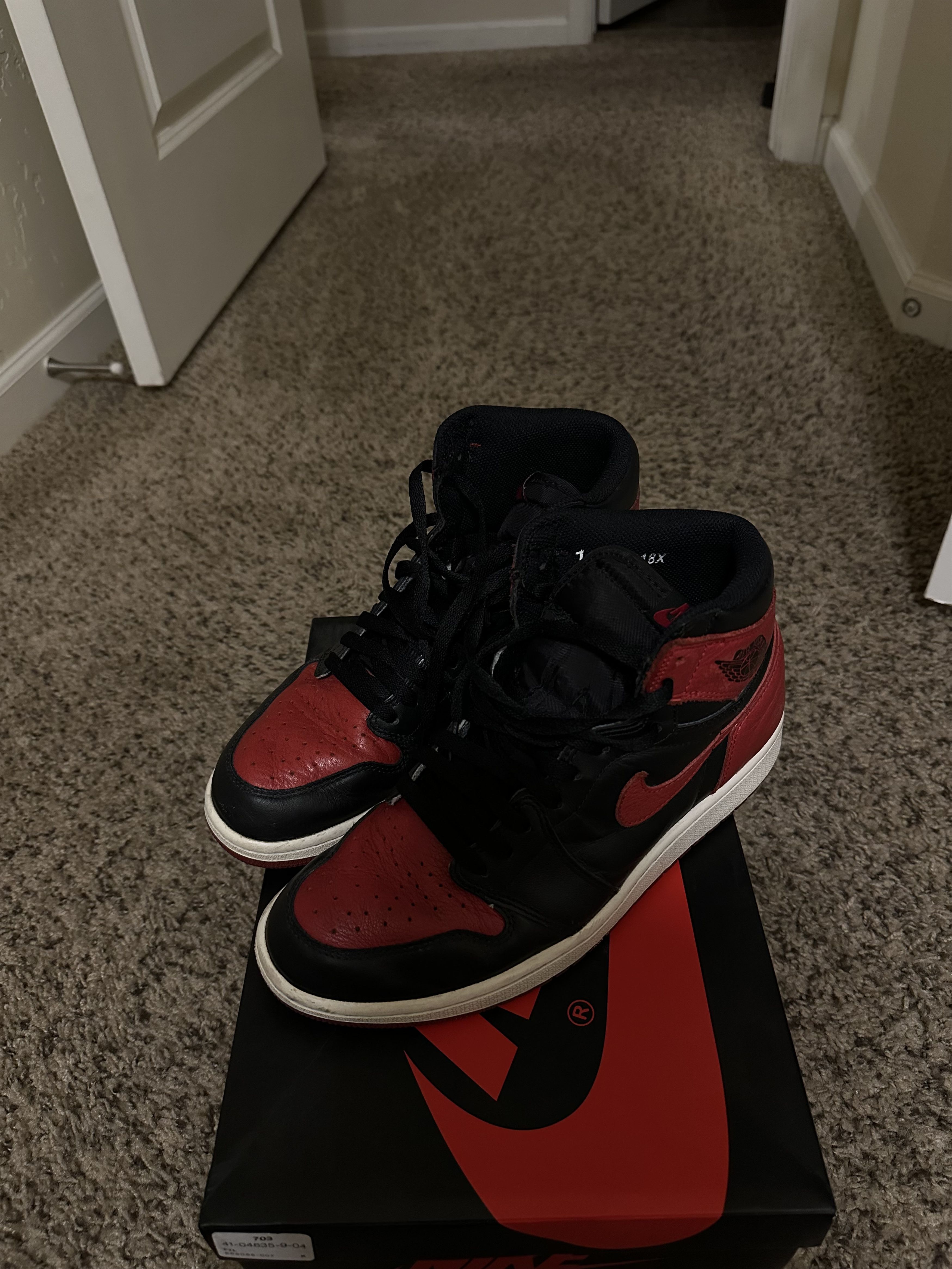 Jordan Brand Jordan Bred 1 2016 Size US 10 / EU 43 - 1 Thumbnail