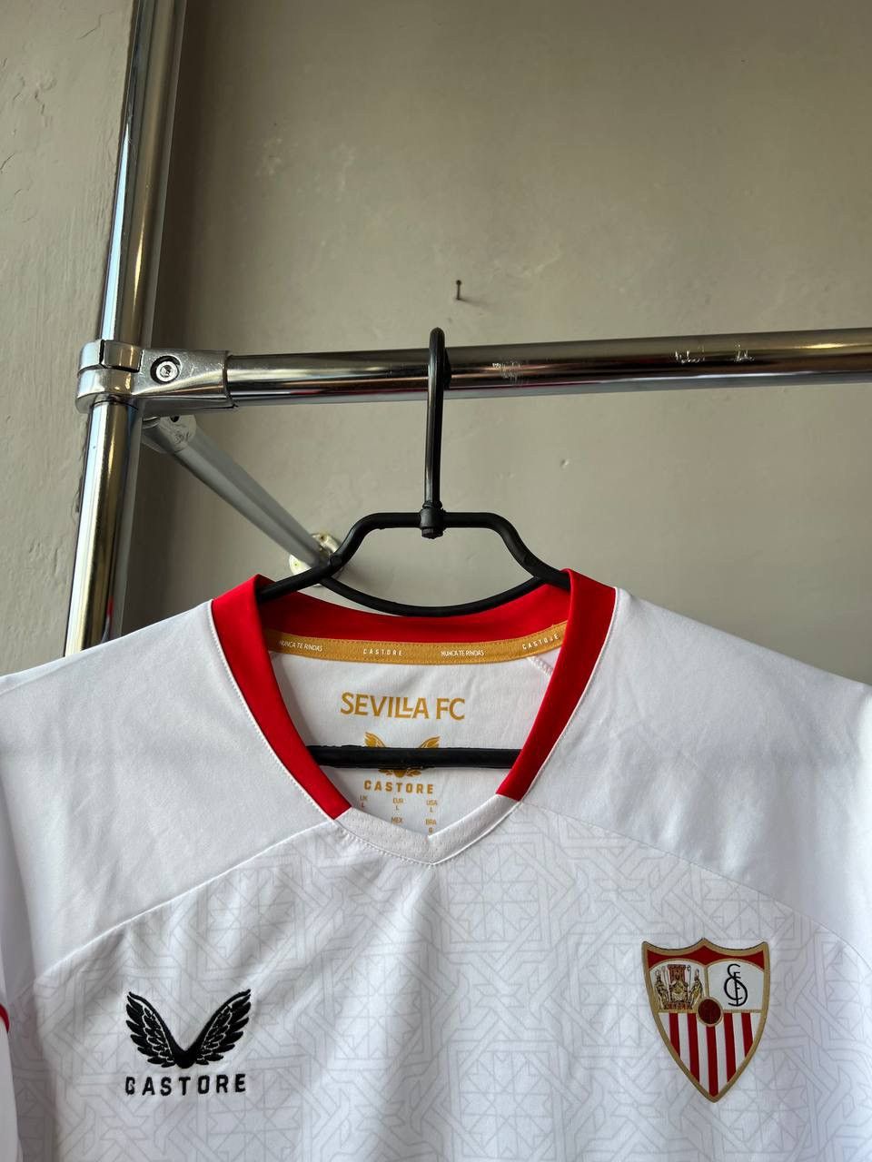 Castore 2022/23 SEVILLA FC HOME SOCCER JERSEY FOOTBALL SHIRT CASTORE Size US L / EU 52-54 / 3 - 6 Thumbnail