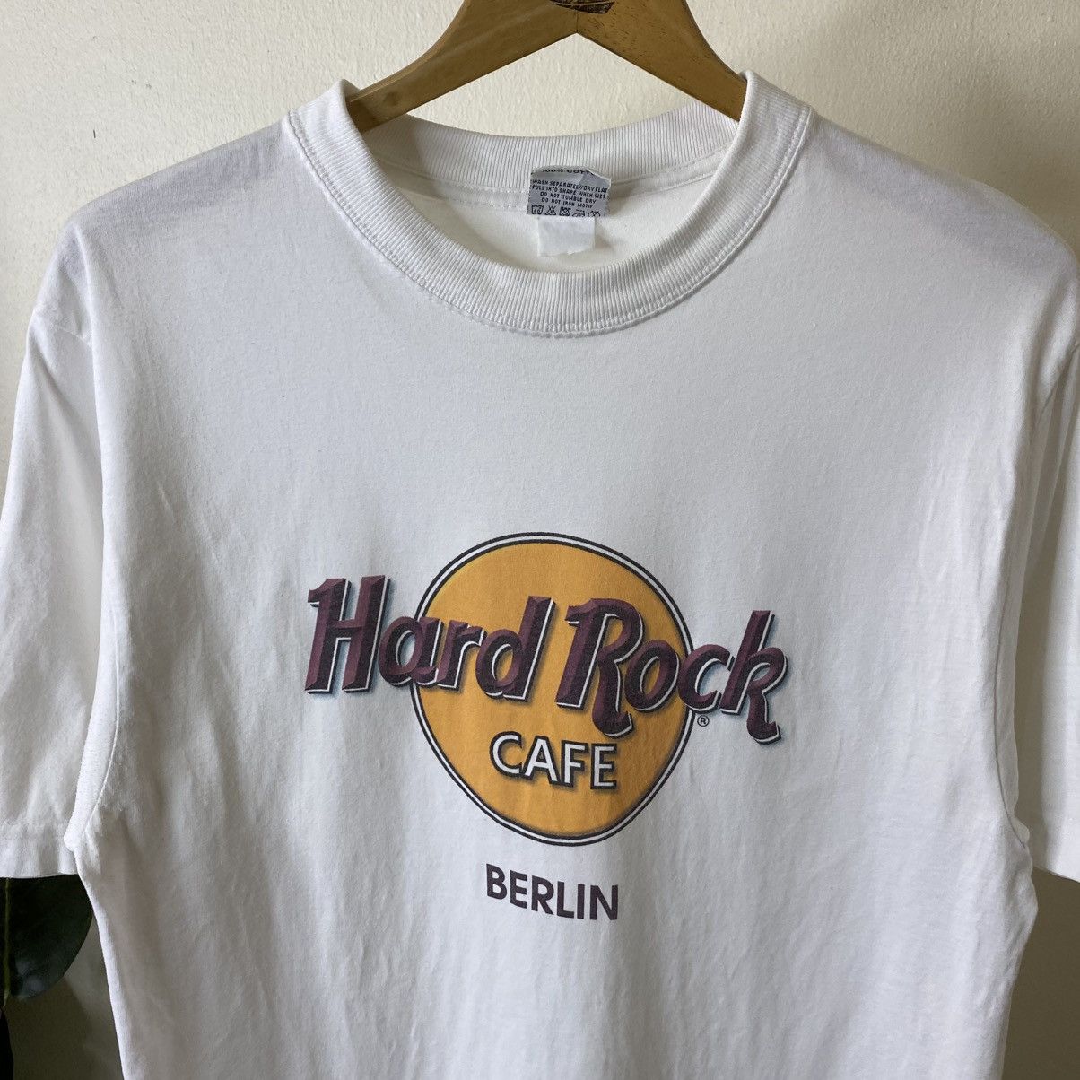 Hard Rock Cafe Vintage 90s Hard Rock Cafe Berlin T Shirt Size US M / EU 48-50 / 2 - 2 Thumbnail