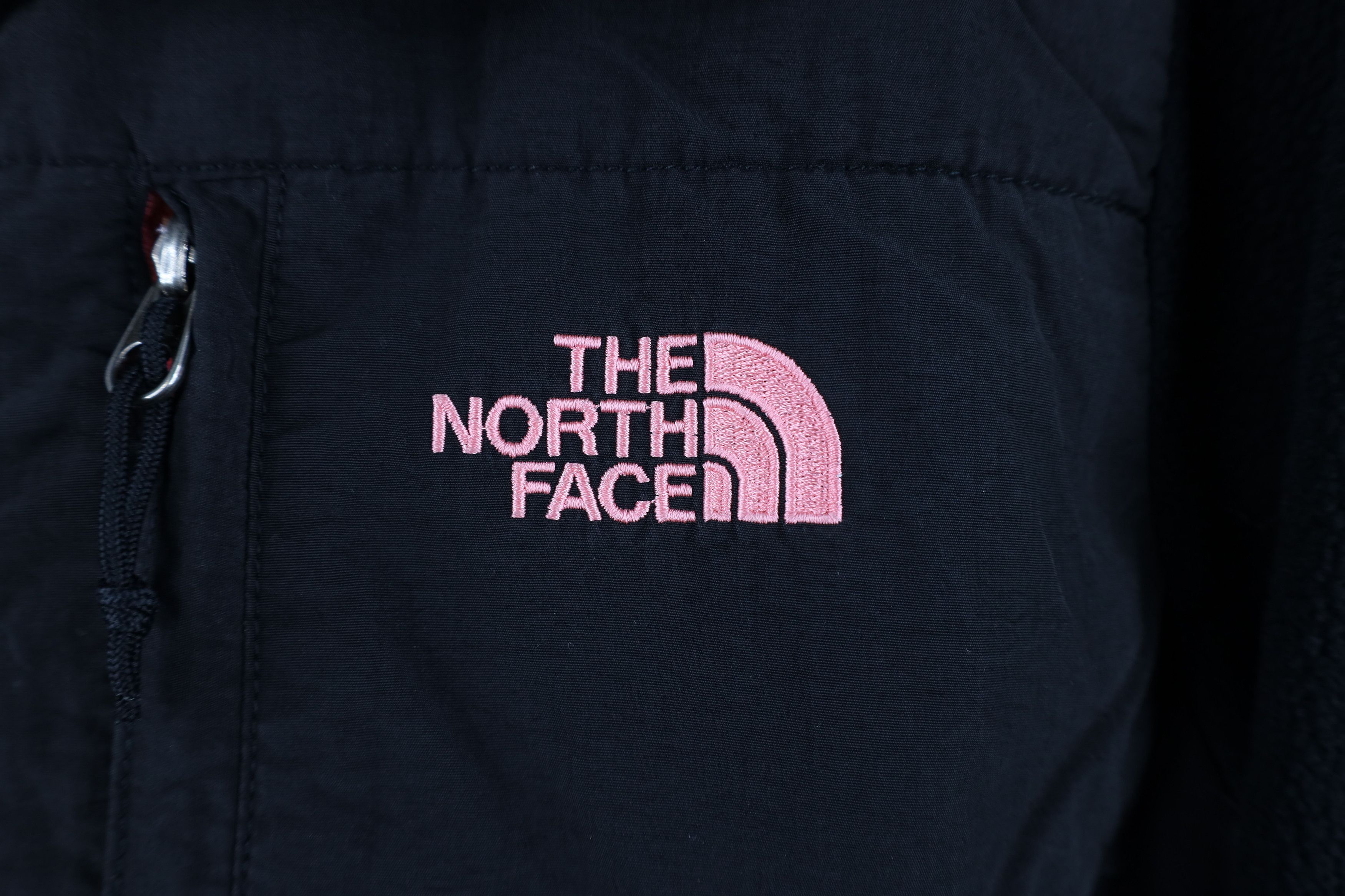 The North Face Vintage The North Face Spell Out Denali Fleece Jacket Black Size M / US 6-8 / IT 42-44 - 4 Thumbnail
