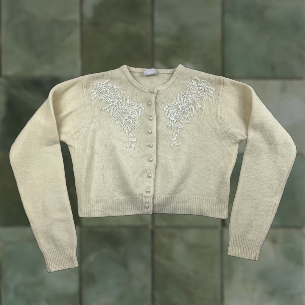 Vintage VINTAGE No Boundaries Womens Sweater Cardigan Long Sleeve Size M Ivory Beaded Pearls 90s Y2K Size M / US 6-8 / IT 42-44 - 1 Thumbnail