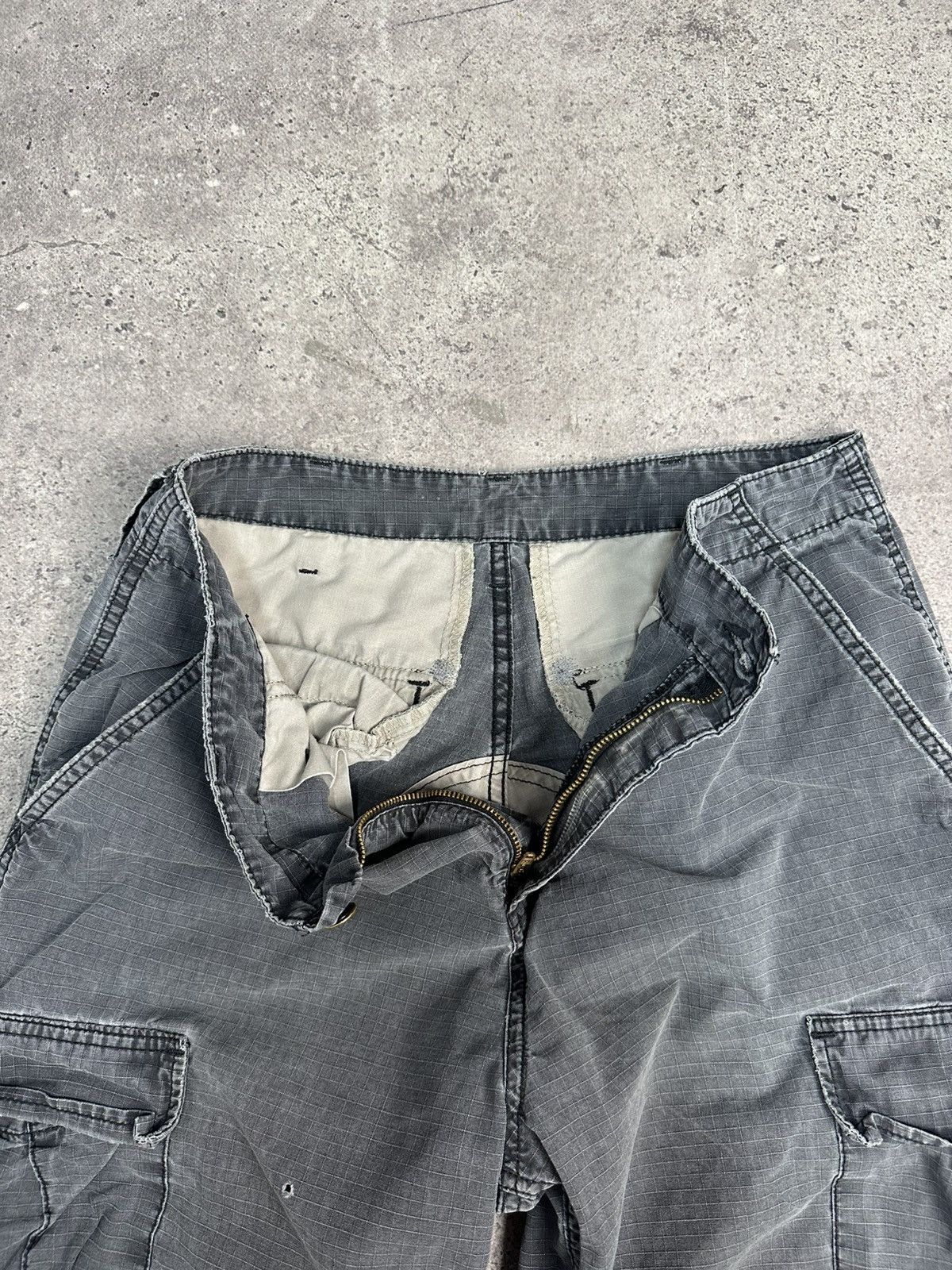 Carhartt Vintage Carhartt Cargo Pants Distressed Y2K Faded Gray Size US 30 / EU 46 - 11 Thumbnail