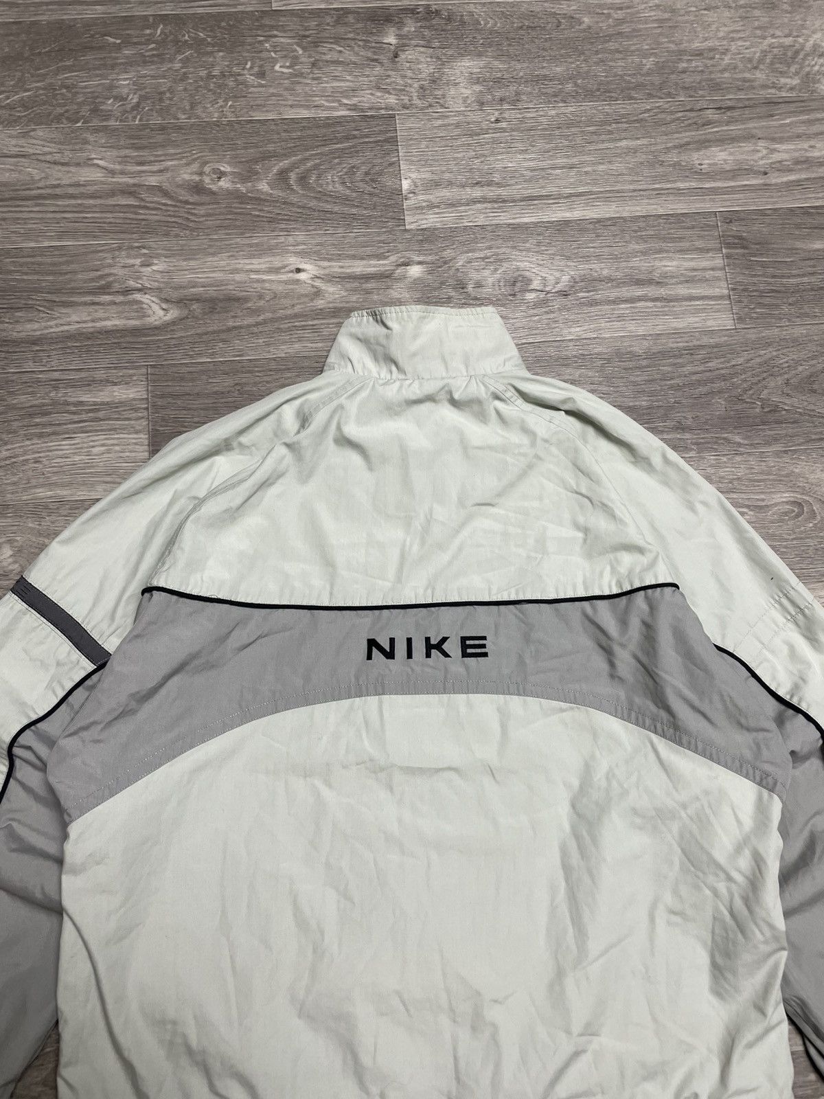 Nike Vintage Nike Swoosh Logo Retro Light Jacket 00s Size US S / EU 44-46 / 1 - 16 Thumbnail