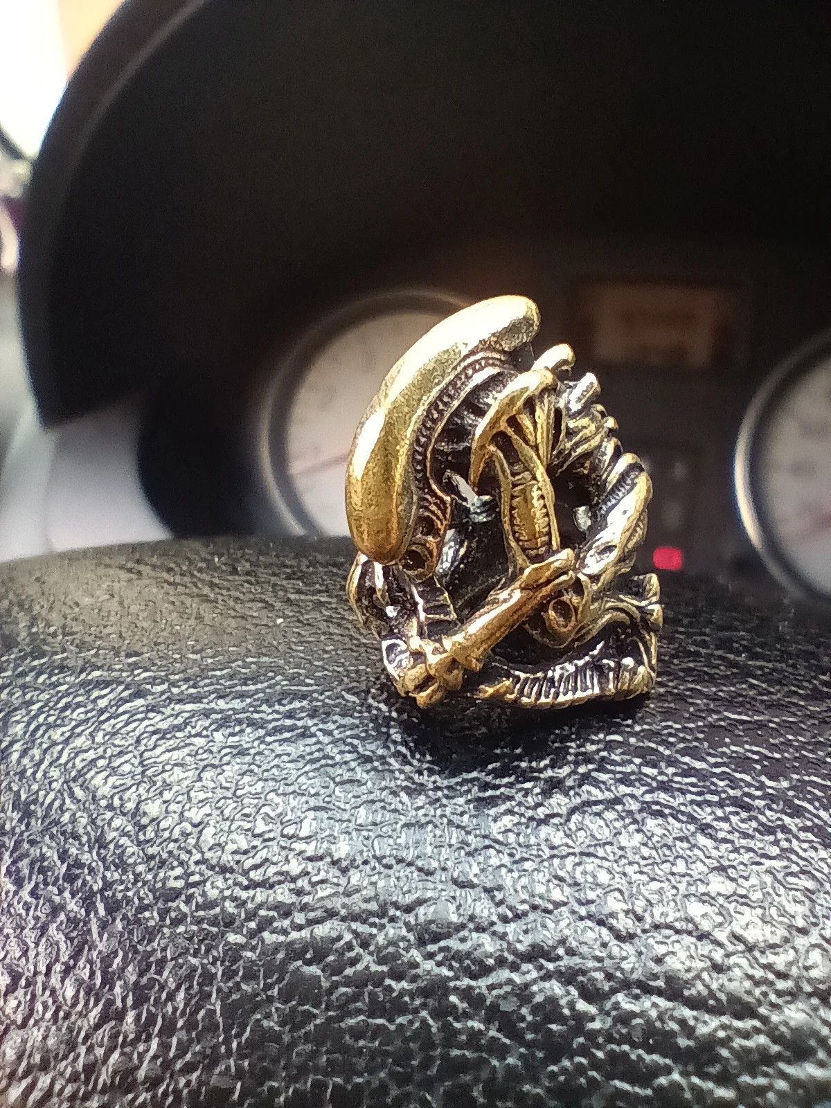 Handmade 3Pcs Alien Knife Beads Paracord Bead Zipper Umbrella Rope Size ONE SIZE - 1 Thumbnail