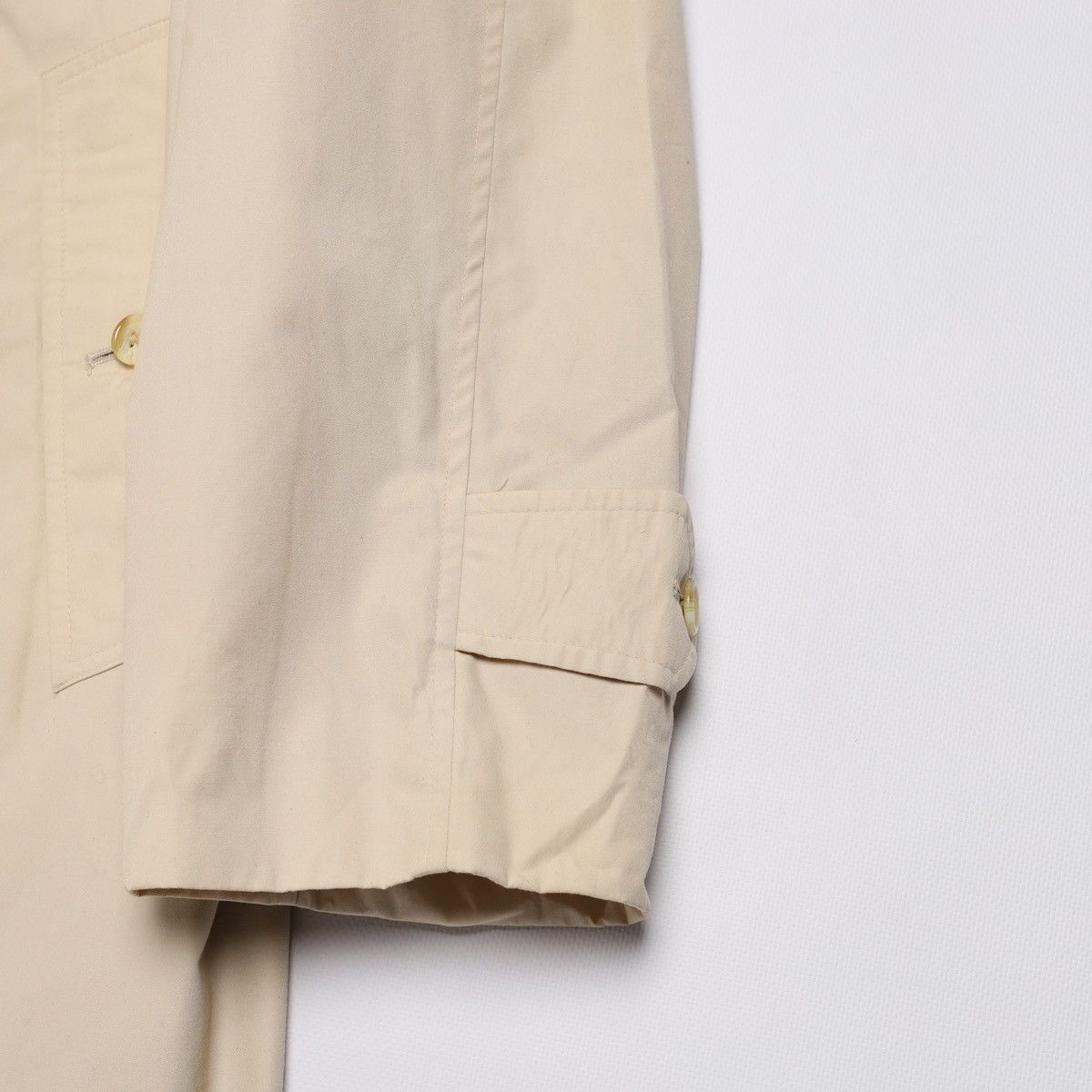 Burberry Burberry Vintage Beige Trench Coat 52 size Jacket Size US L / EU 52-54 / 3 - 7 Thumbnail