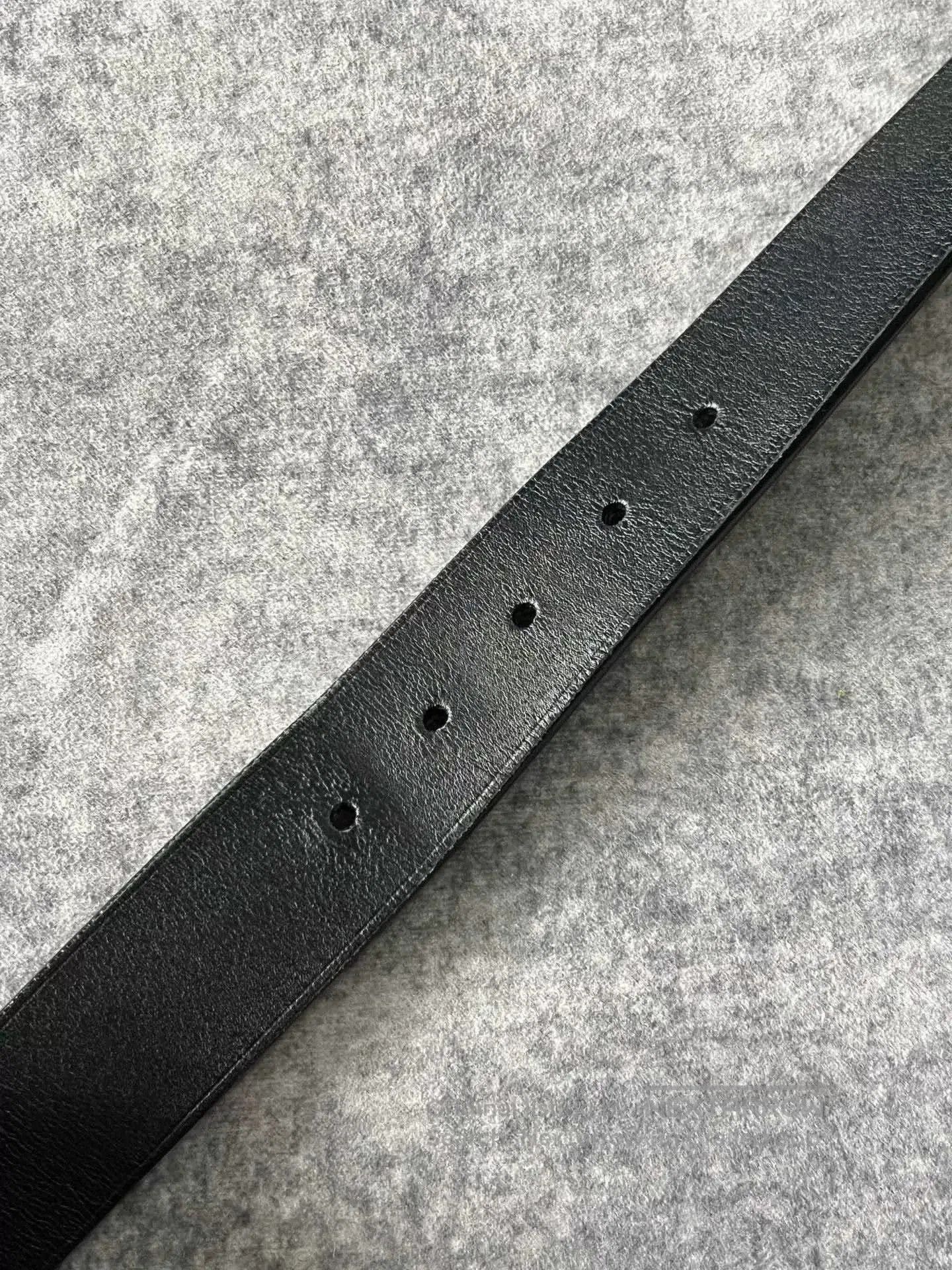 Louis Vuitton vintage lv embossed leather waist belt. Size ONE SIZE - 9 Thumbnail