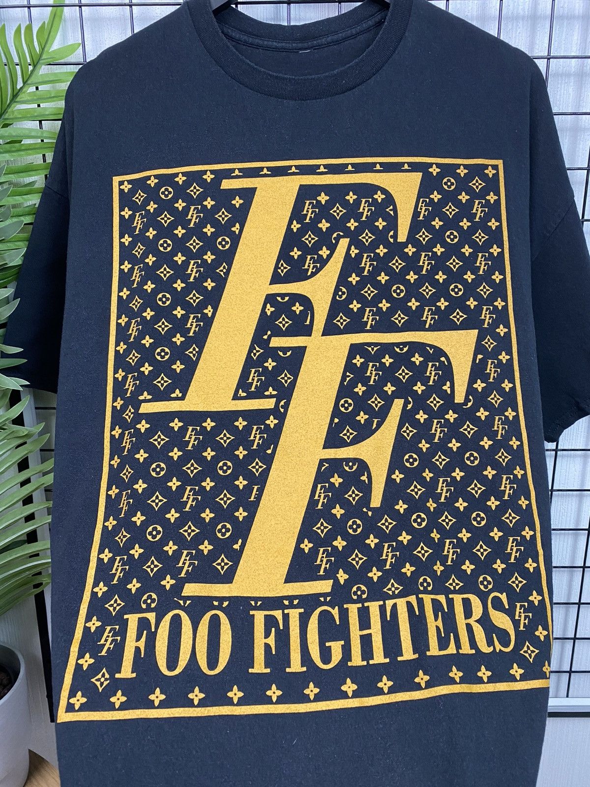 Band Tees Foo Fighters band T shirt Tee “Louis Vuitton style logo” Men Size US XL / EU 56 / 4 - 10 Thumbnail