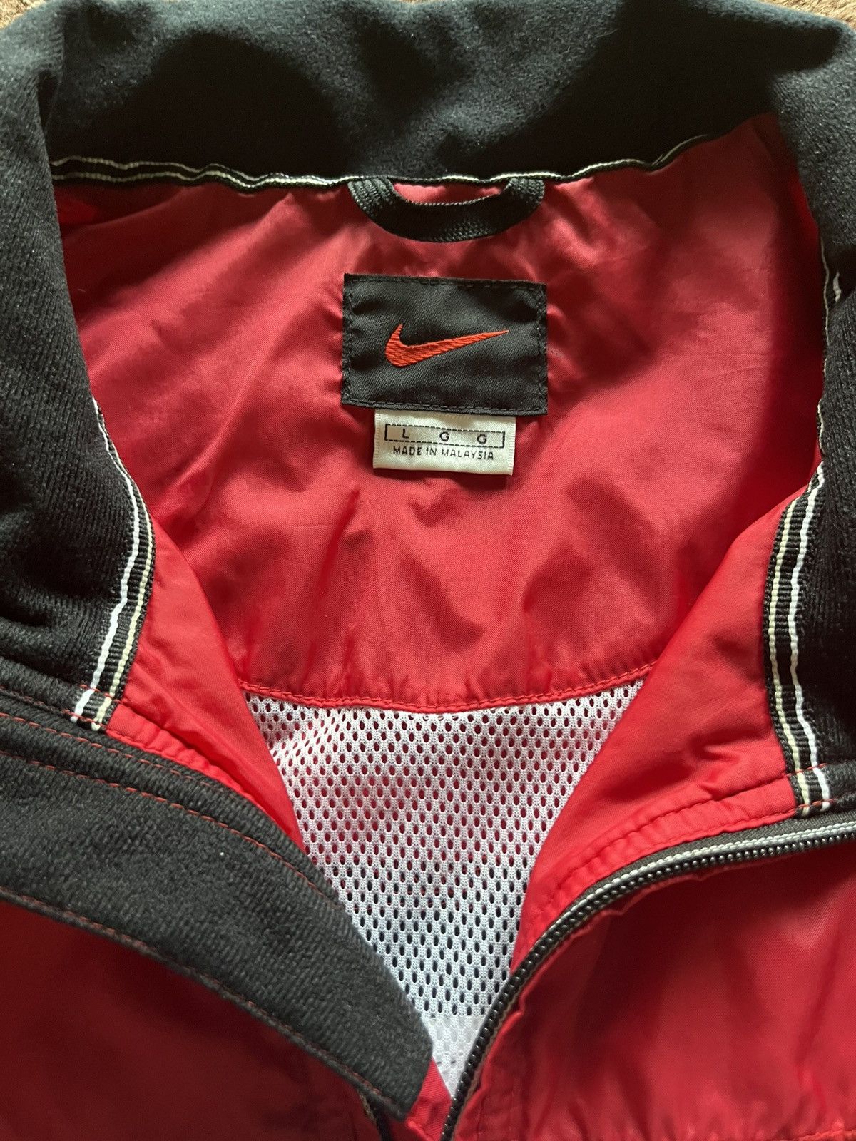 Nike Nike vintage red windbreaker Size US L / EU 52-54 / 3 - 2 Thumbnail