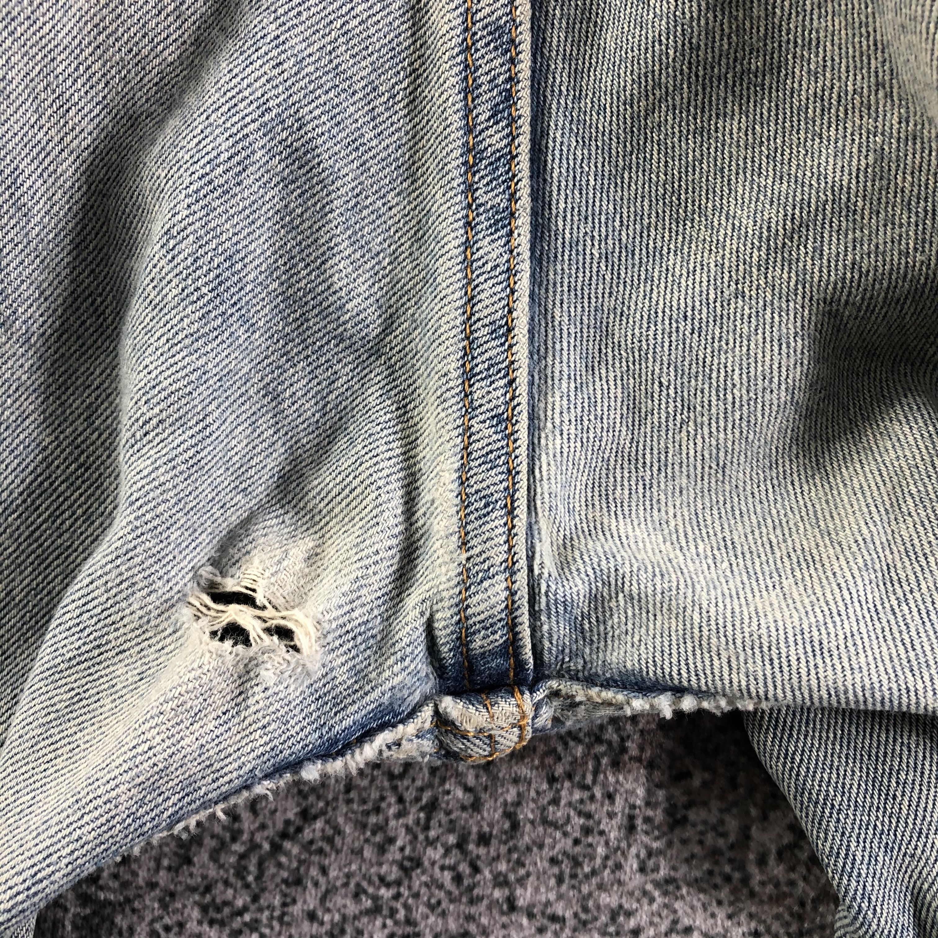 Levi's Vintage Levis 501 Jeans Ripped Denim KJ2420 Size US 34 / EU 50 - 8 Thumbnail