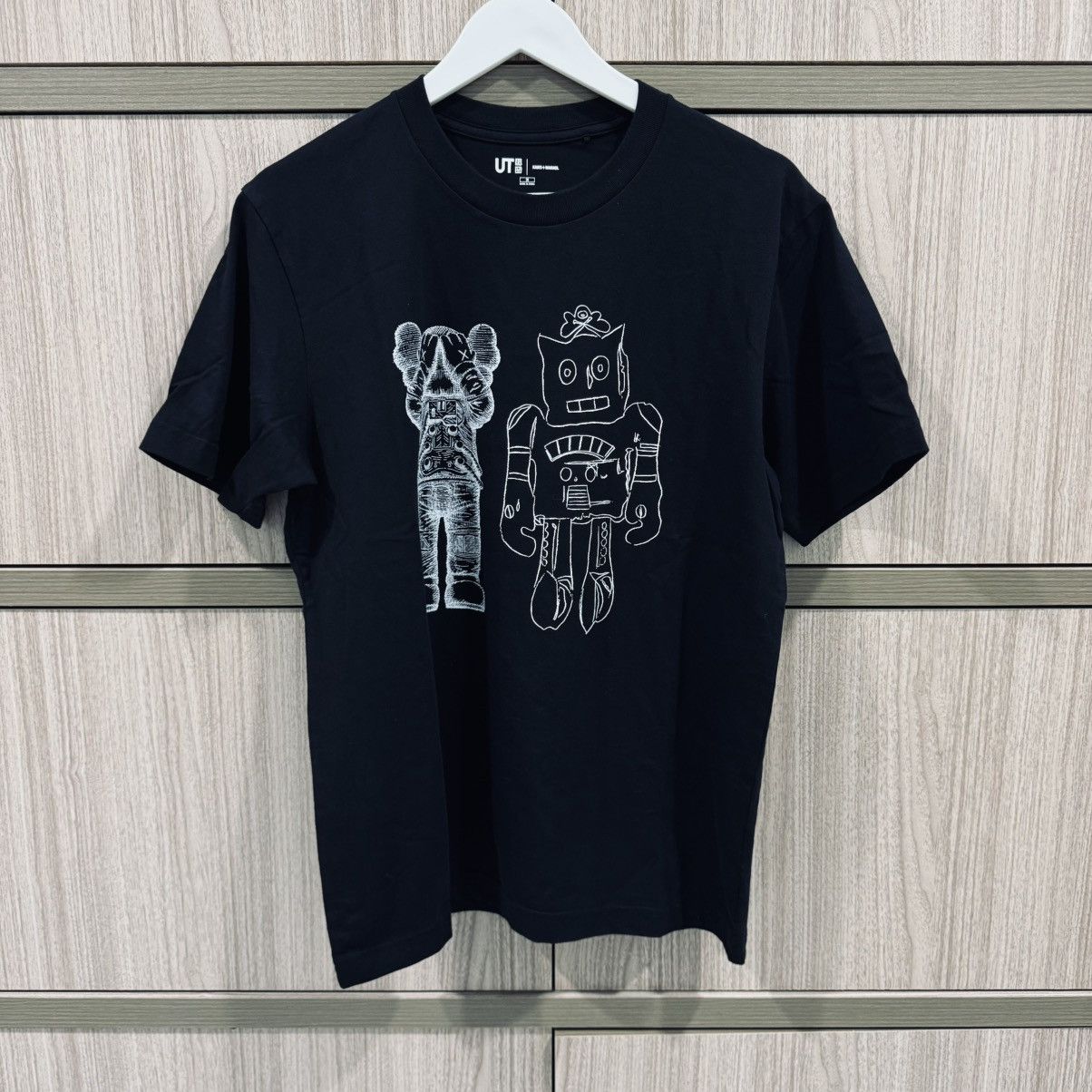 Andy Warhol × Kaws × Uniqlo Kaws X Warhol X Uniqlo Colab Tee Size US M / EU 48-50 / 2 - 1 Thumbnail