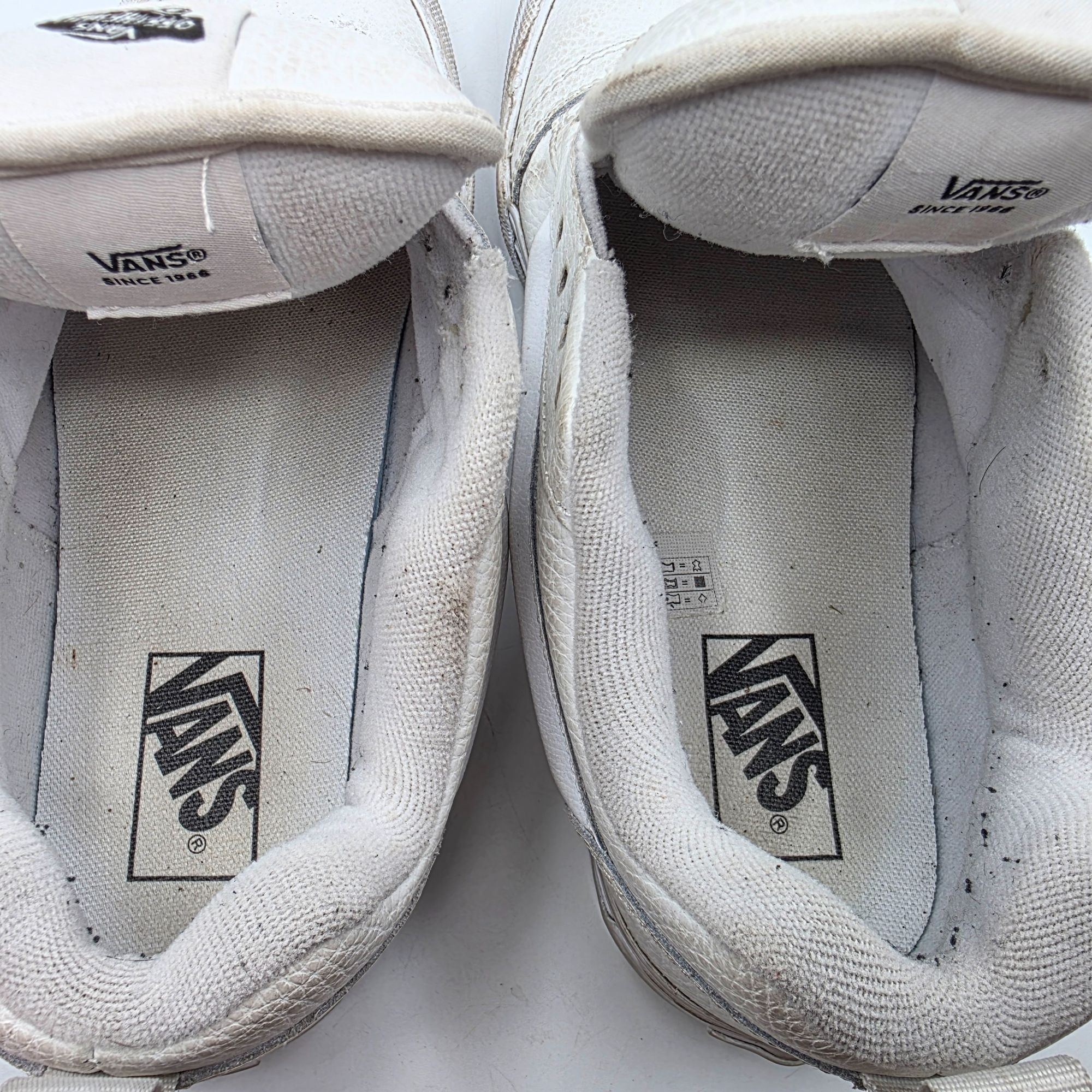 Vans Vans Knu Skool Womens 9.5 Triple White Leather Skate Shoes D Size US 9.5 / IT 39.5 - 9 Thumbnail