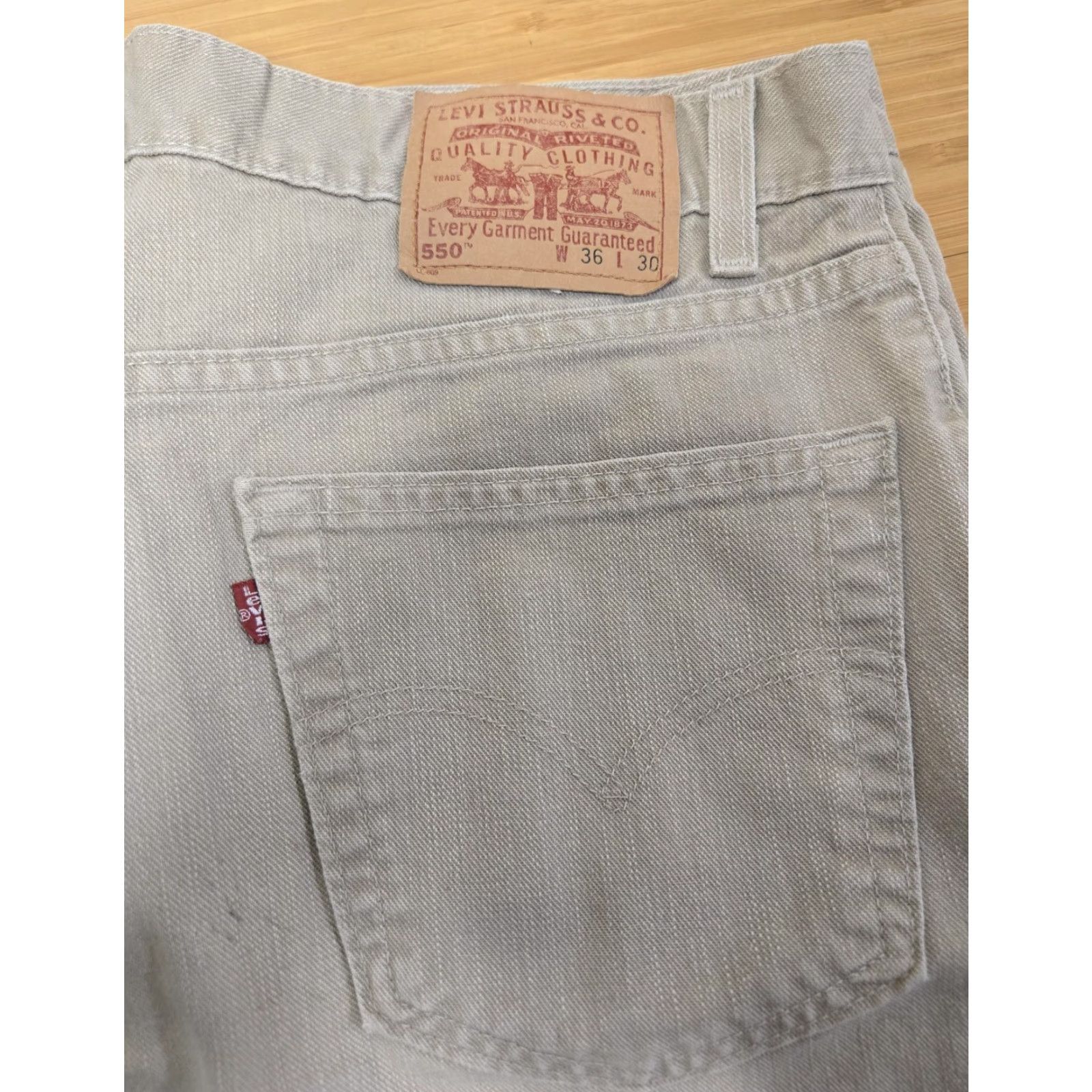 Levi's VINTAGE Levi's 550 Jeans Mens 36x30 Gray Relaxed Tapered Made in USA 90s Size US 36 / EU 52 - 2 Thumbnail