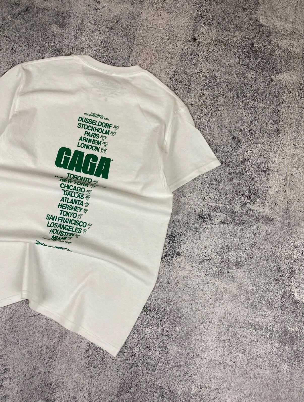 Band Tees LADY GAGA THE CHROMATICA BALL TOUR 2022 T-SHIRT OFFICIAL M Size US M / EU 48-50 / 2 - 7 Thumbnail