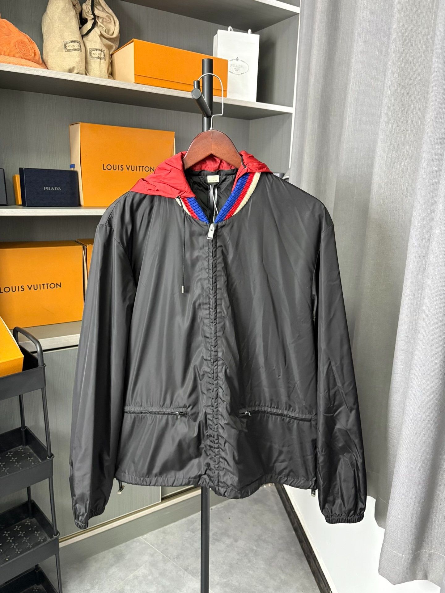Gucci Gucci Retro Black Light Jacket 50 Men Size US XL / EU 56 / 4 - 1 Thumbnail