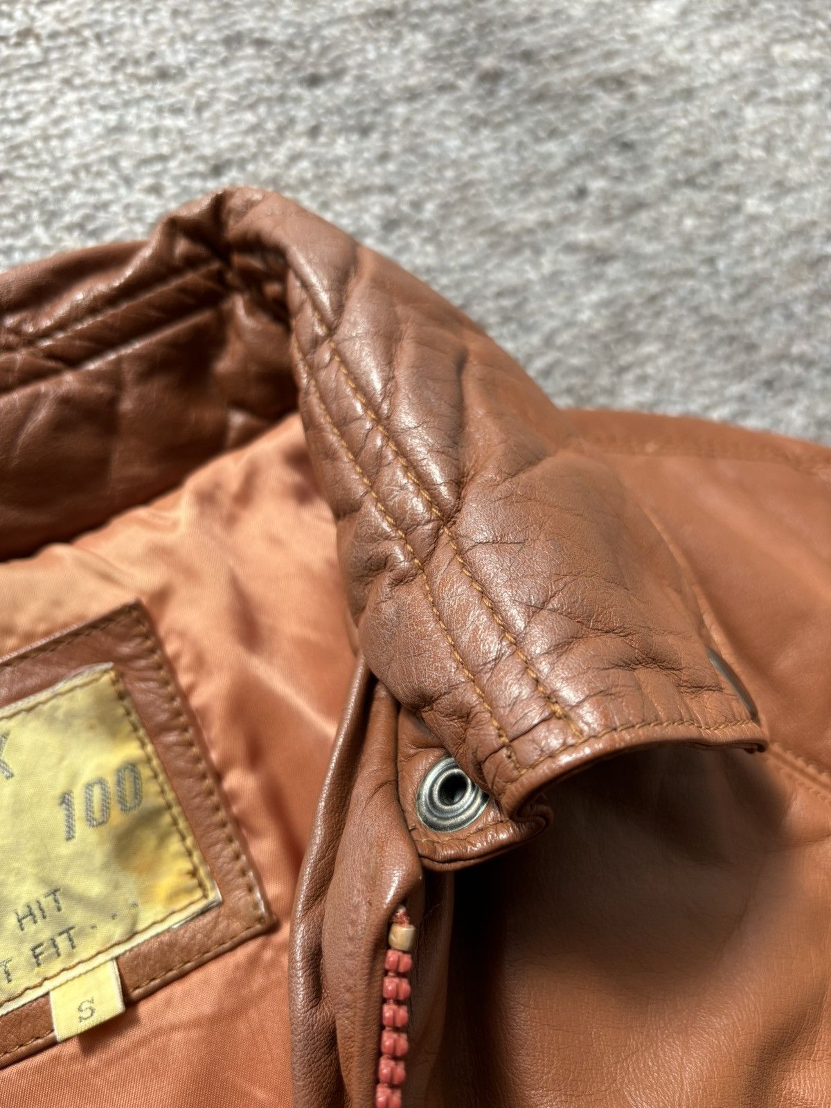 Japanese Brand × Vintage Vintage Cropped Cowhide Leather Puffer Jacket Size US S / EU 44-46 / 1 - 10 Thumbnail