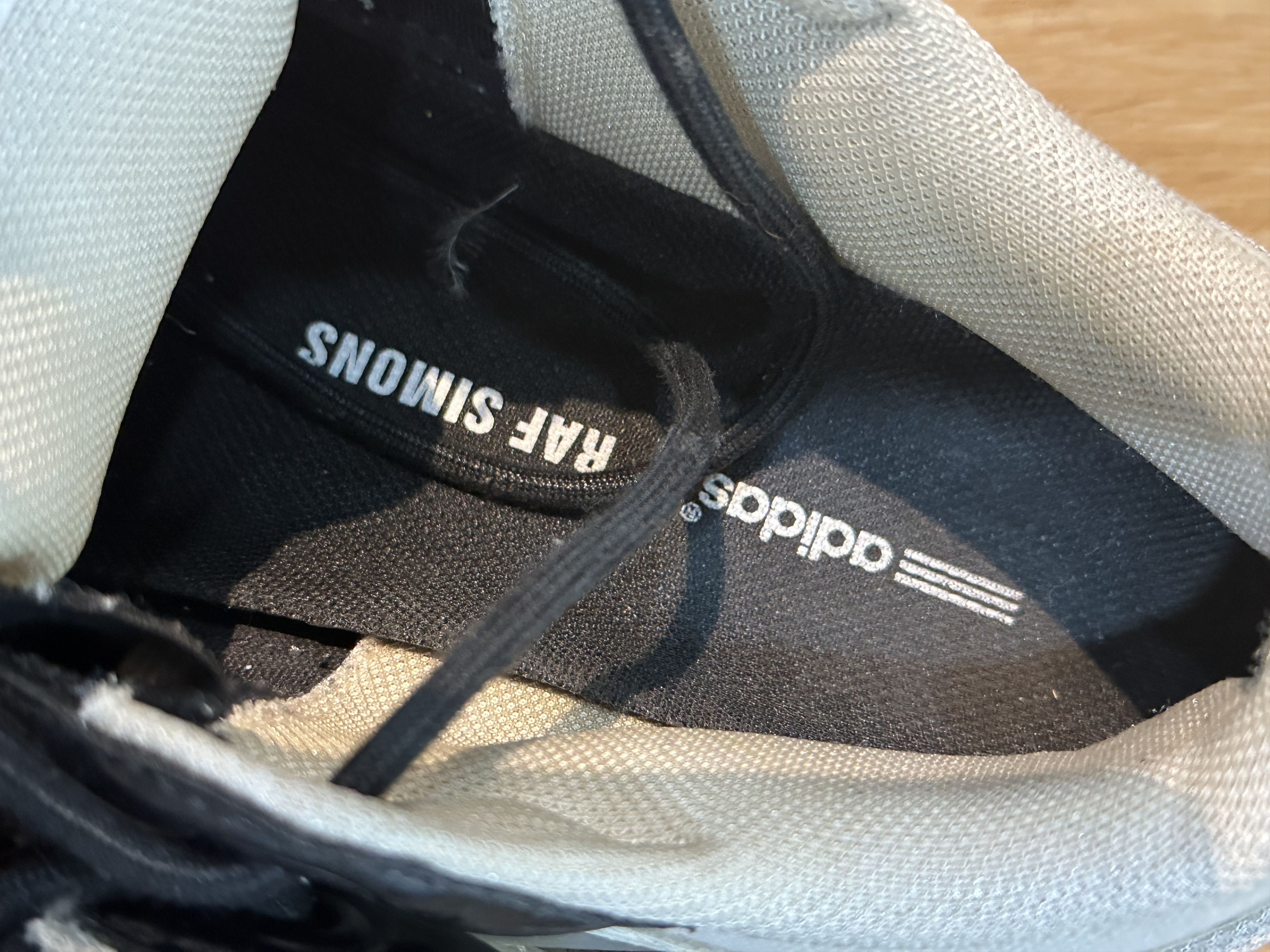 Adidas × Raf Simons raf simons x adidas Ozweego Size US 8.5 / EU 41-42 - 13 Thumbnail