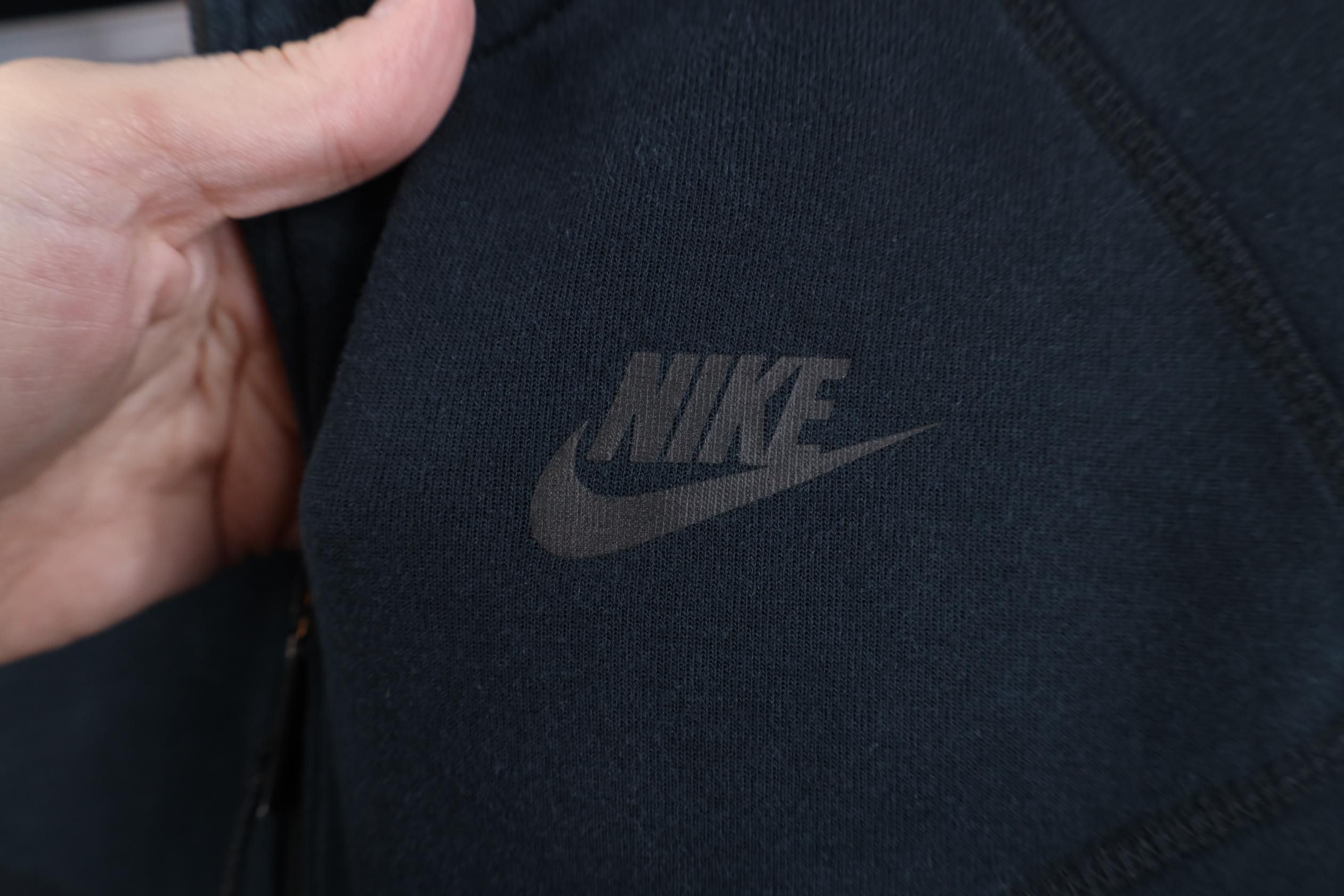 Nike Nike Tech Fleece Spell Out Full Zip Hoodie Sweatshirt Size S / US 4 / IT 40 - 4 Thumbnail