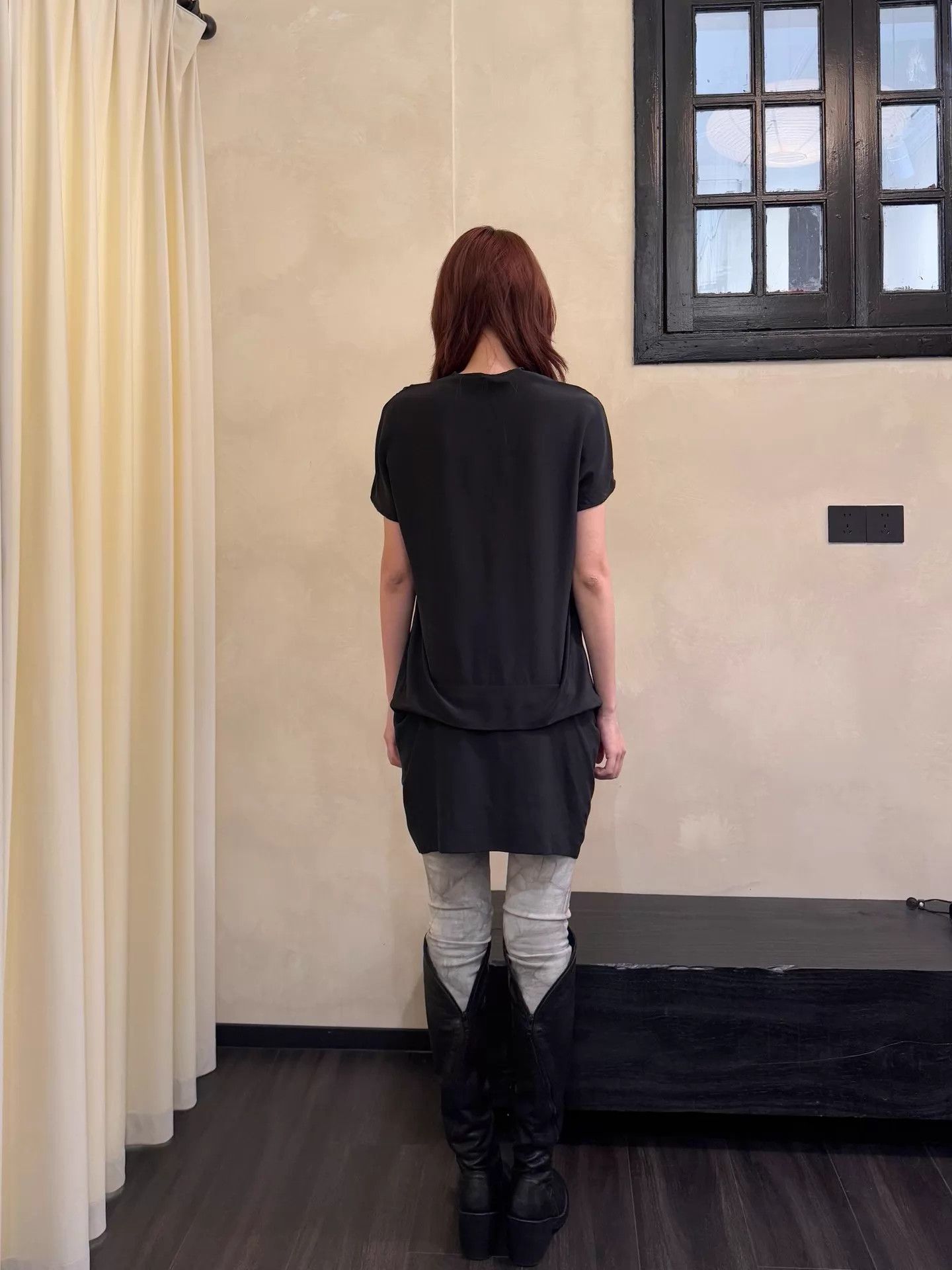Vintage Vintage Italian Avant-garde Silk Short-Sleeve Dress Size 40 Size S / US 4 / IT 40 - 6 Thumbnail