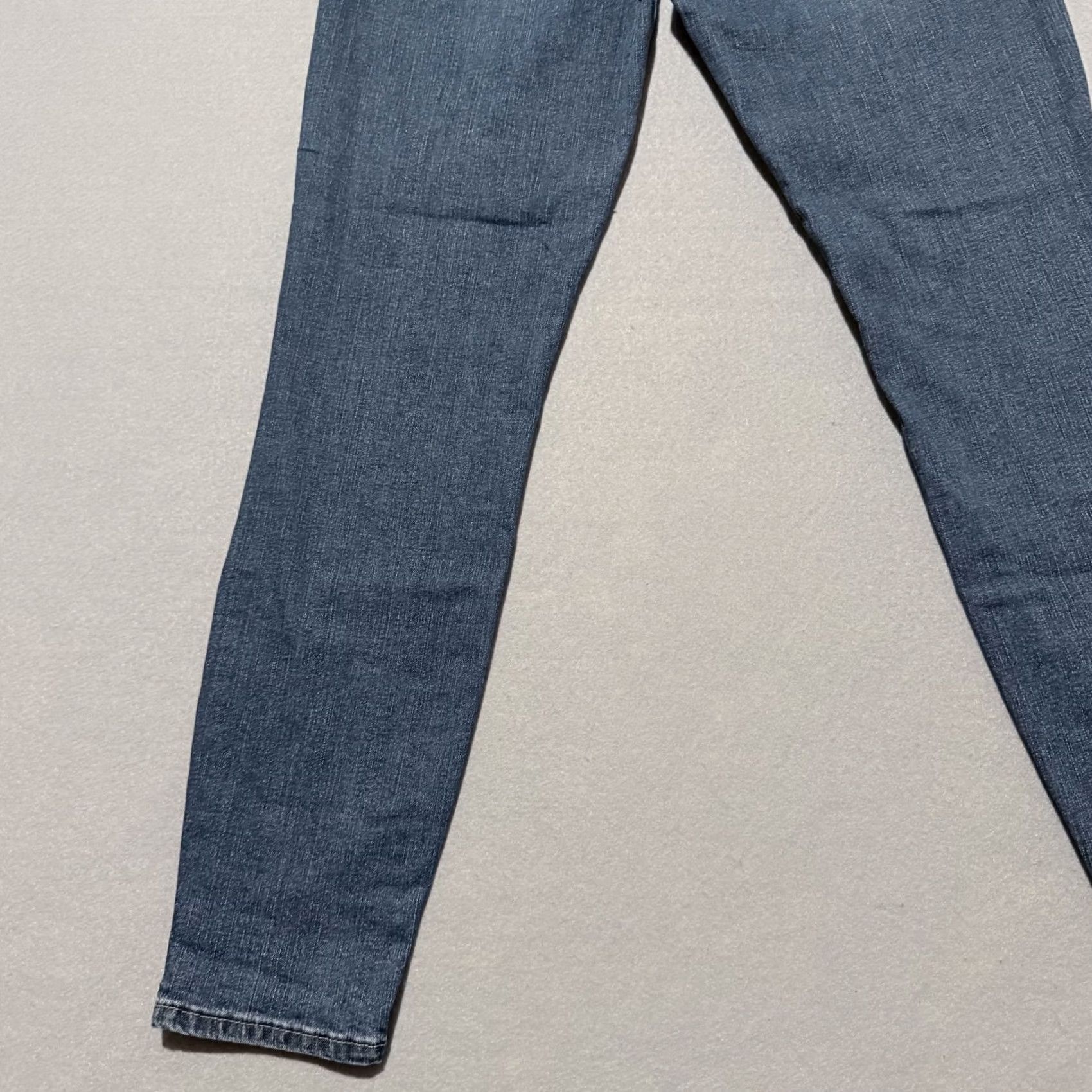 Levi's VINTAGE Signature by Levi Strauss Gold Totally Shaping Pull-On Skinny Jeans Women's - 4S Size 27" / US 4 / IT 40 - 7 Thumbnail