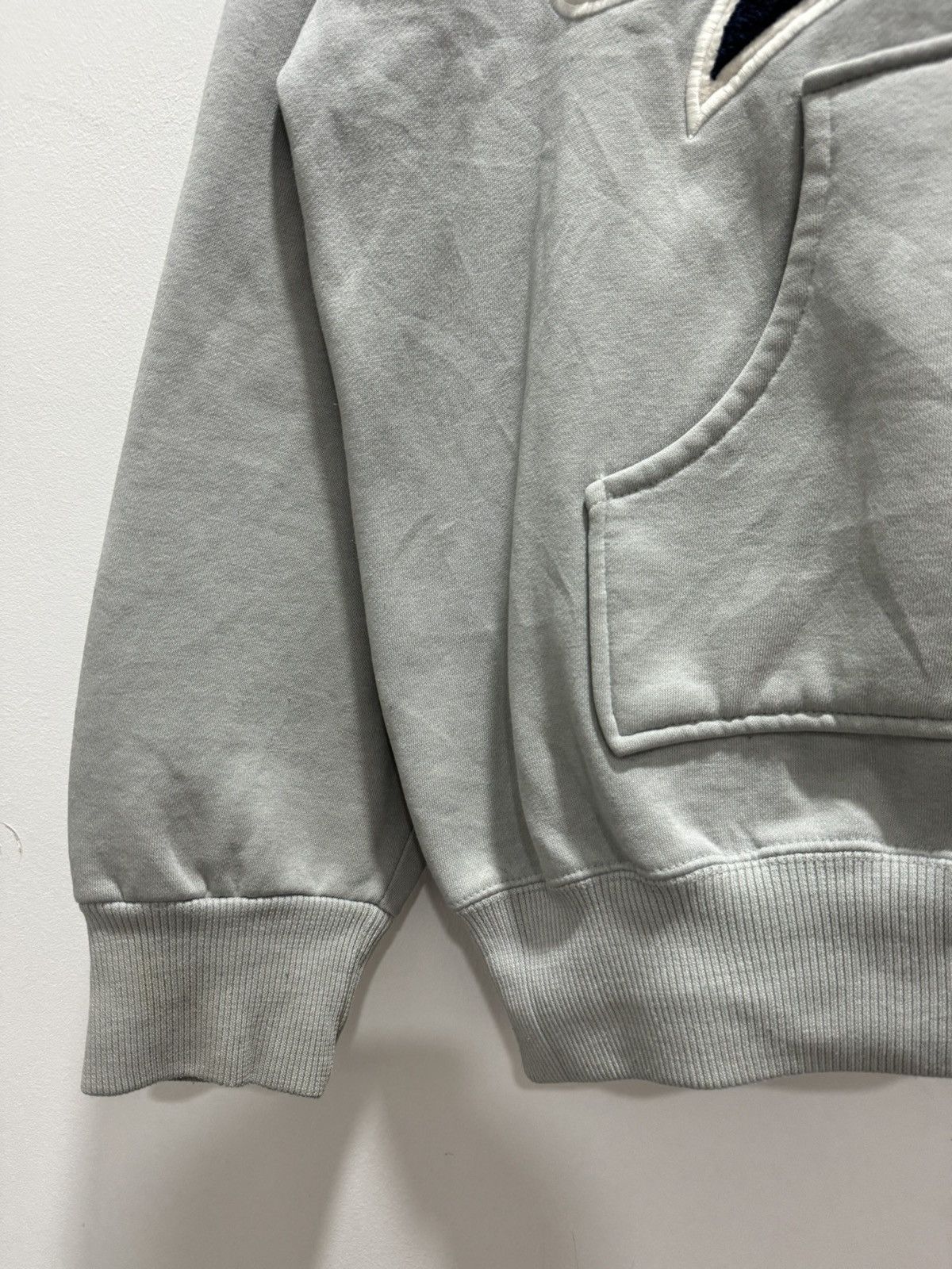 Japanese Brand VINTAGE SKATEBOARD STYLE PLAYER 69 EMBROIDERED LOGO HOODIE Size US XL / EU 56 / 4 - 8 Thumbnail