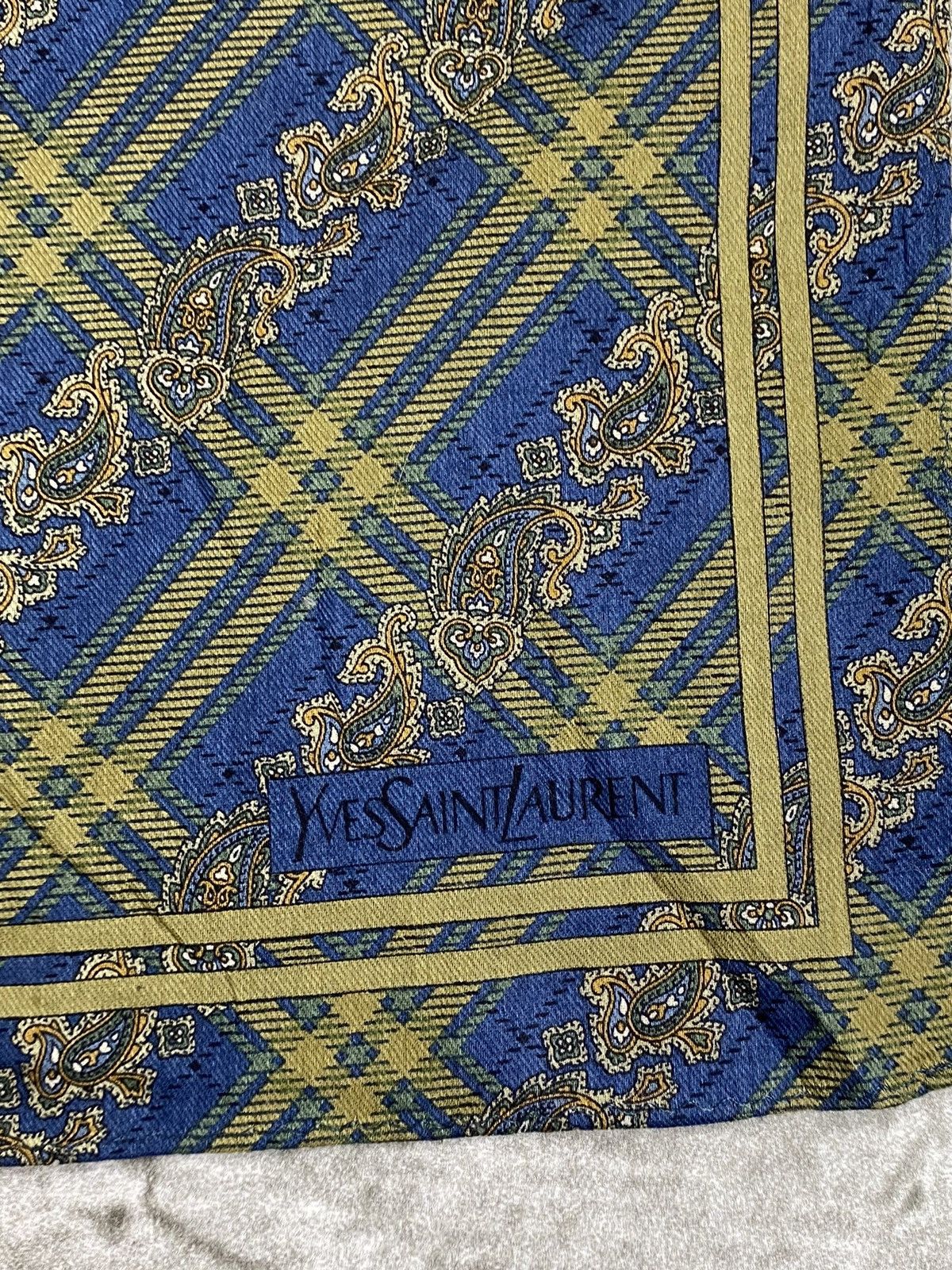Yves Saint Laurent Yves Saint Laurent Handkerchief / Bandana / Neckerchief Size ONE SIZE - 3 Thumbnail