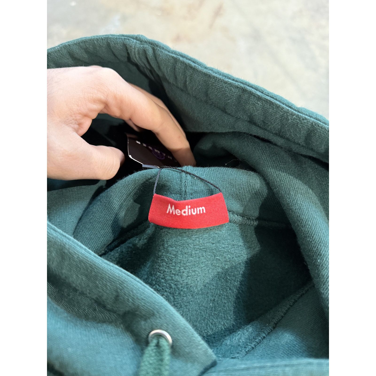 Supreme Supreme Hoodie green Used Medium Size US M / EU 48-50 / 2 - 3 Thumbnail