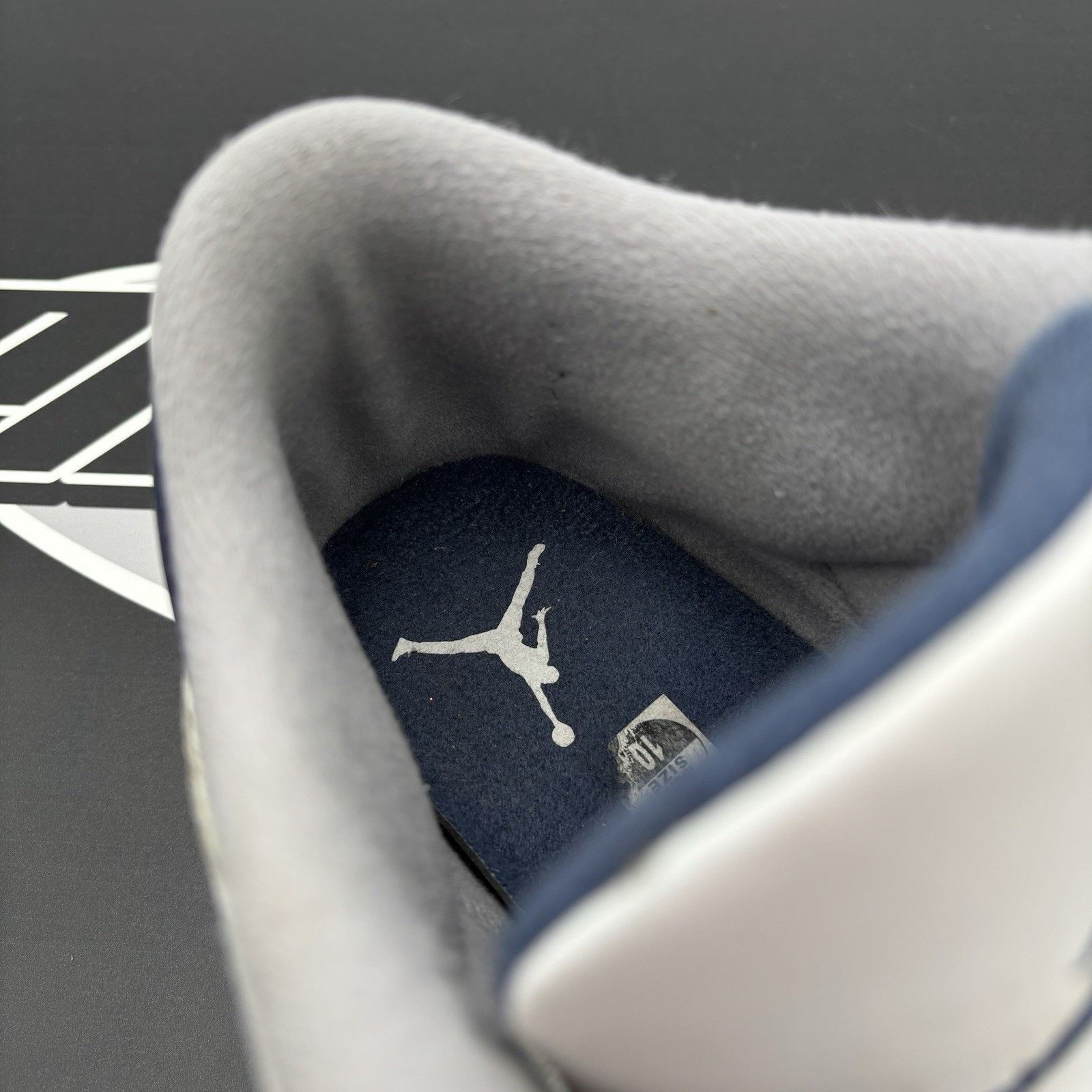 Jordan Brand Size 10 - Air Jordan 3 Retro Midnight Navy Size US 10 / EU 43 - 16 Thumbnail