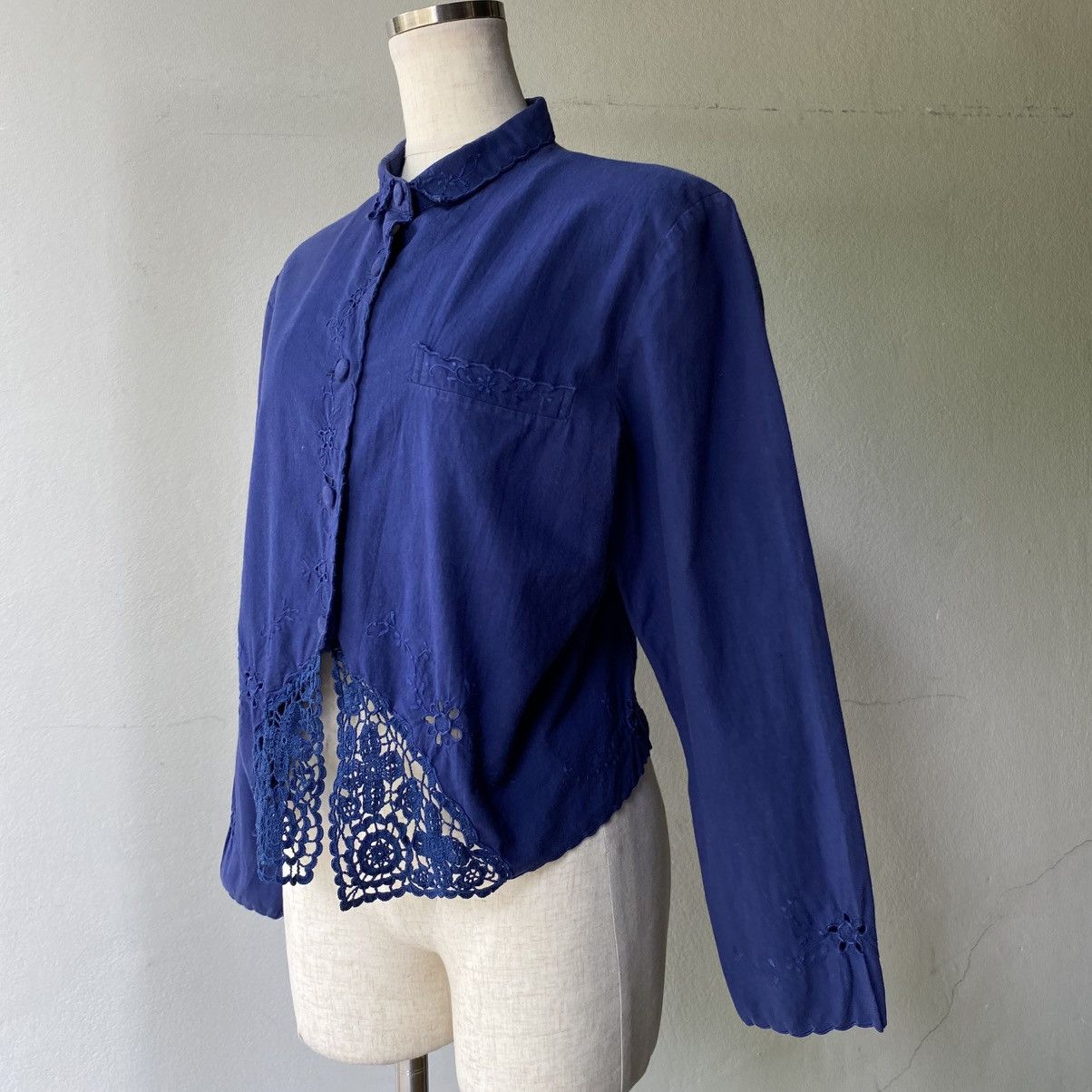 Issey Miyake I.S. Issey Miyake Navy Embroidered Lace Blouse Size L / US 10 / IT 46 - 5 Thumbnail