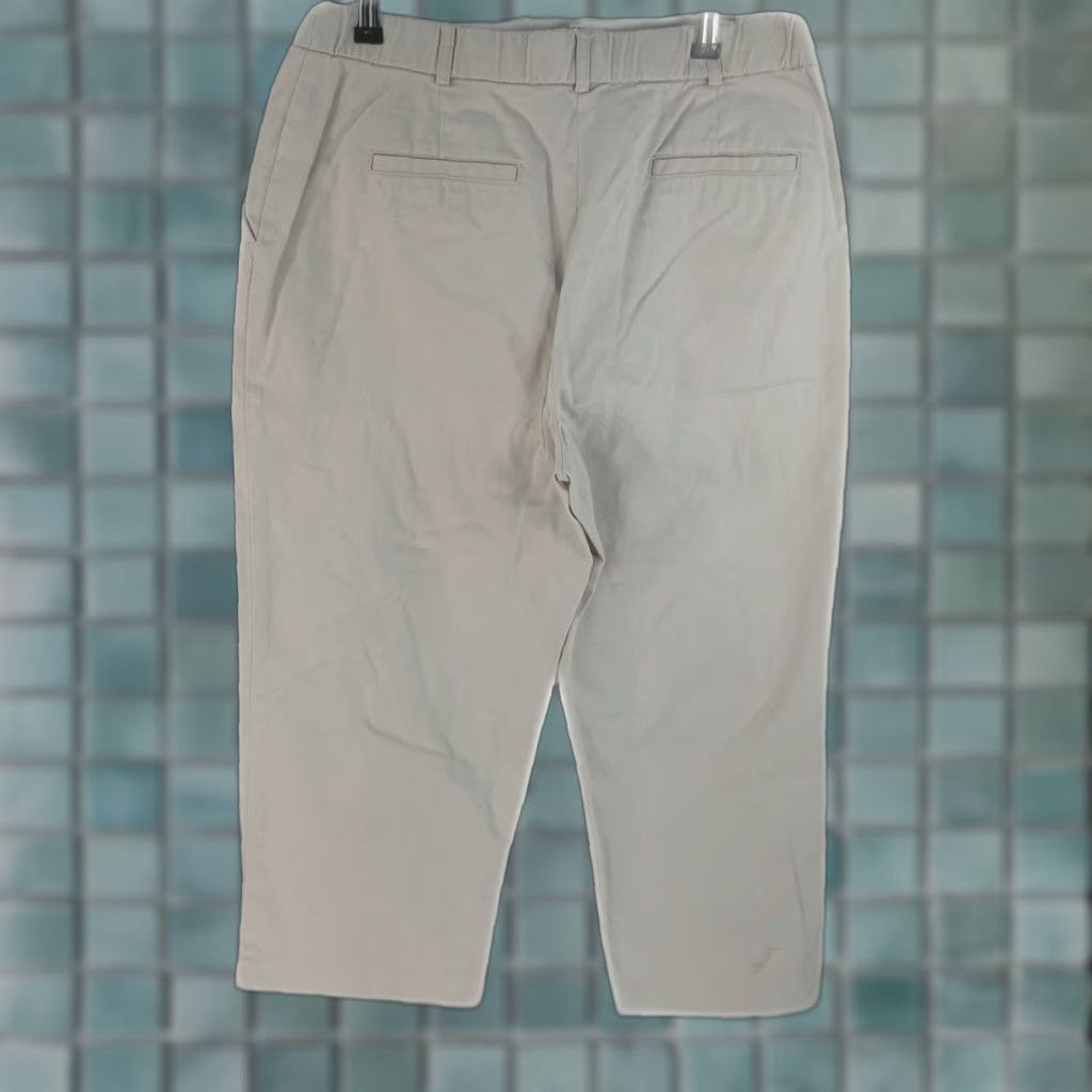 JM Collection JM Collection Womens Casual Cropped Capri Pants - Gray, Size 8, Elastic Waist, High Rise, 22in Inseam Size 30" / US 8 / IT 44 - 1 Thumbnail