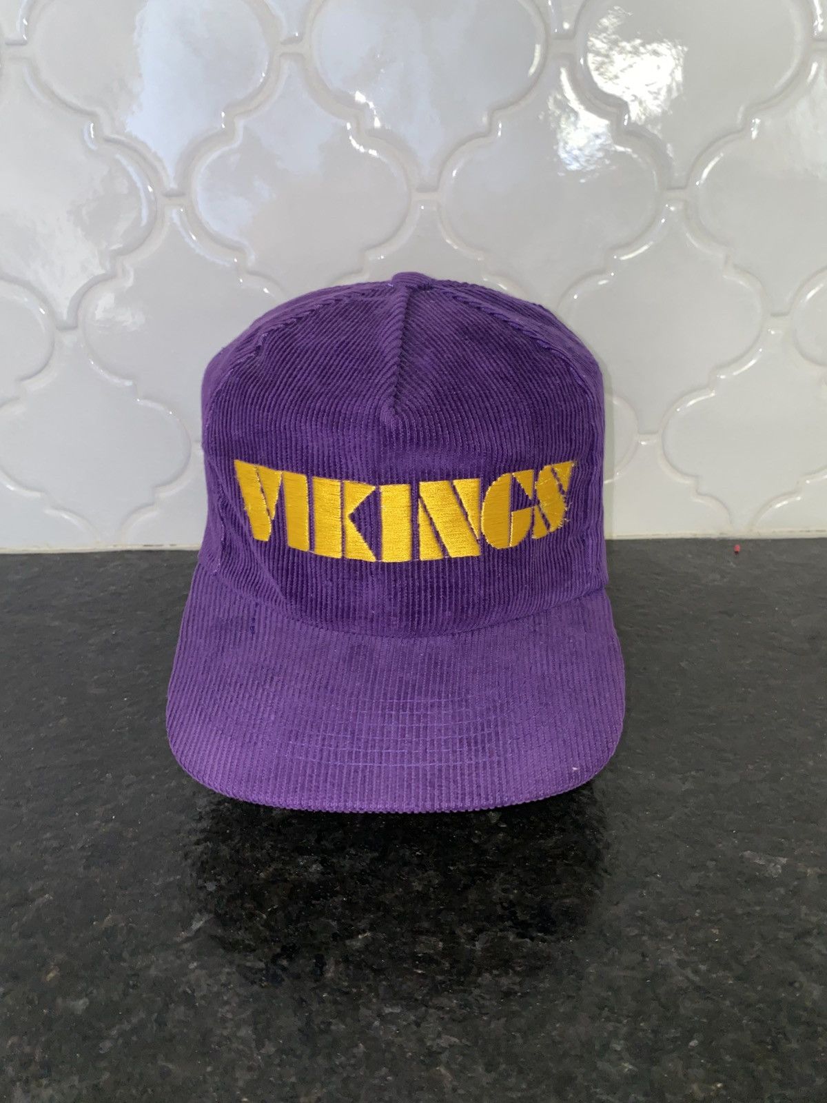 NFL Vintage 90s Minnesota vikings spellout corduroy snapback Size ONE SIZE - 1 Thumbnail