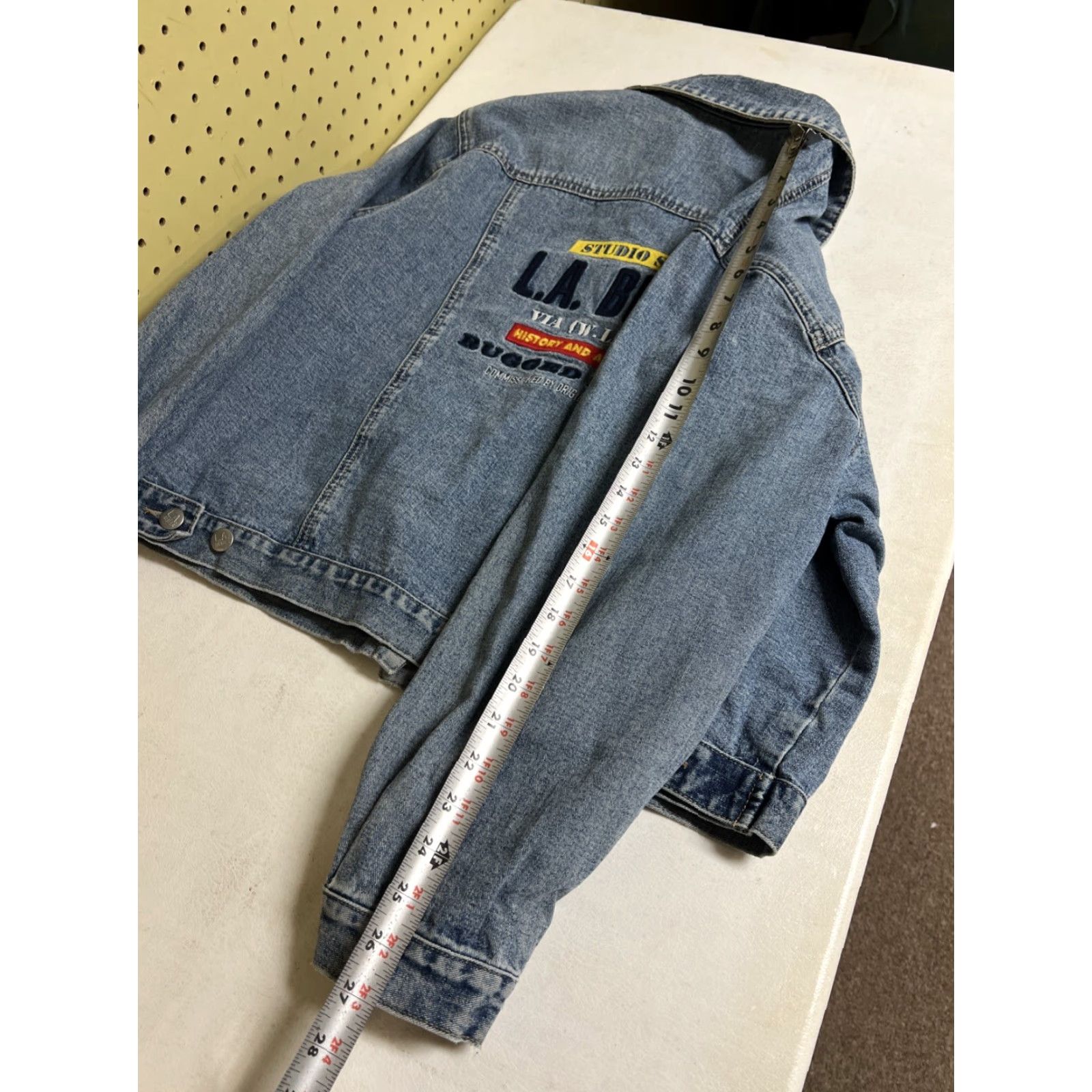 Vintage VINTAGE L.A. Blues Denim Jean Jacket Studio Staff Embroidered Women M Light Blue Grunge Jacket Size 32" / US 10 / IT 46 - 5 Thumbnail