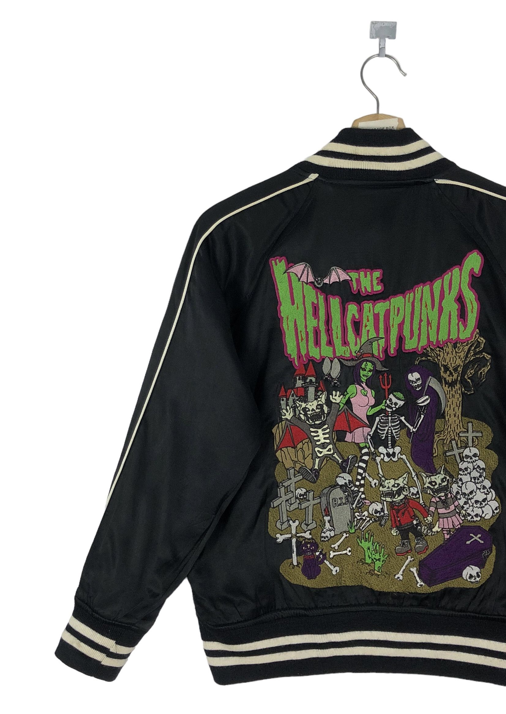 Japanese Brand RARE🔥THE HELLCAT PUNKS NOT DEAD SUKAJAN SATIN JACKET UNISEX Size US S / EU 44-46 / 1 - 9 Thumbnail