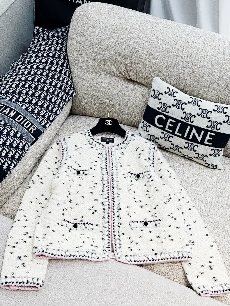 Chanel Chanel 21A Castle Series White Cream Spotted Two Pockets P Size S / US 4 / IT 40 - 2 Thumbnail