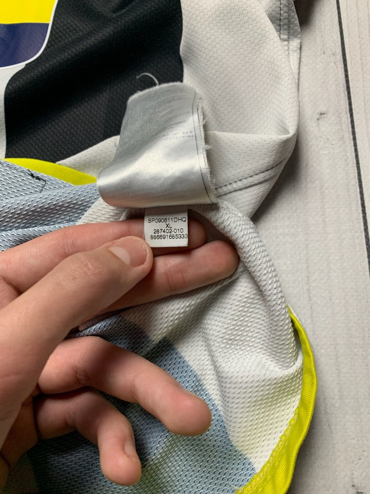 Nike × Vintage Vintage Nike Juventus soccer jersey size XL striped Size US XL / EU 56 / 4 - 6 Thumbnail