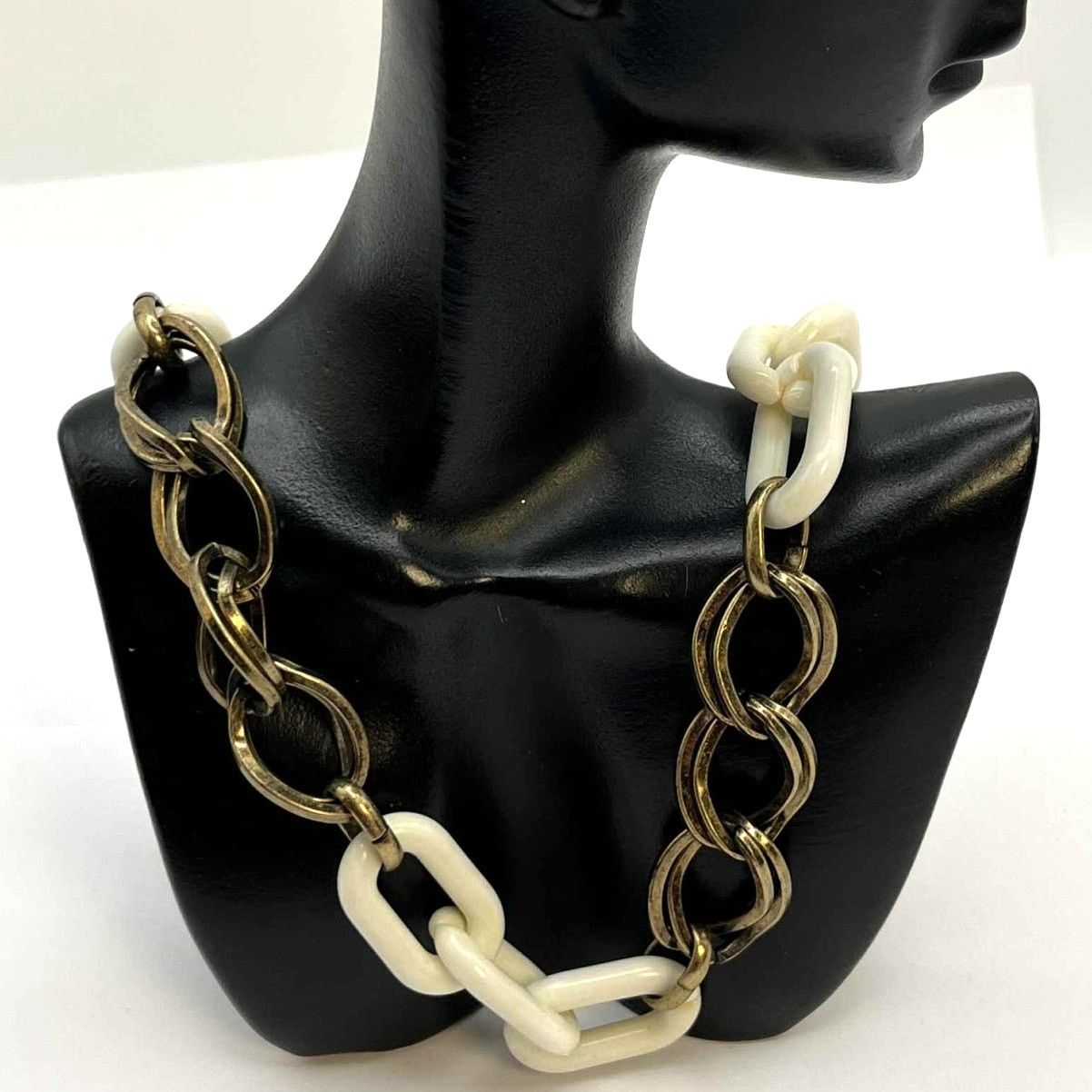 Other Gold & White Chain Necklace Size ONE SIZE - 2 Thumbnail