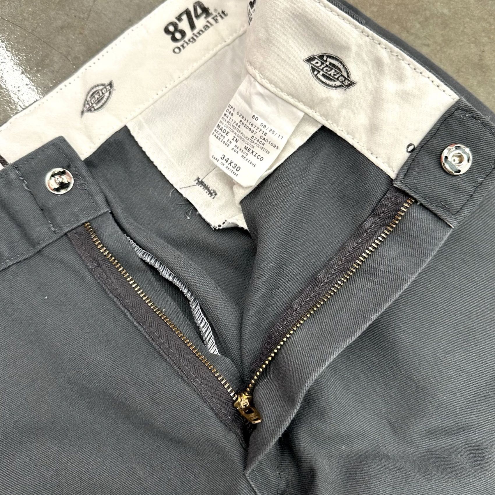 Dickies VINTAGE Dickies 874 Original Fit Workwear Pants Green 32 X 25 Mens Slat Pocket Zipper Size US 32 / EU 48 - 3 Thumbnail